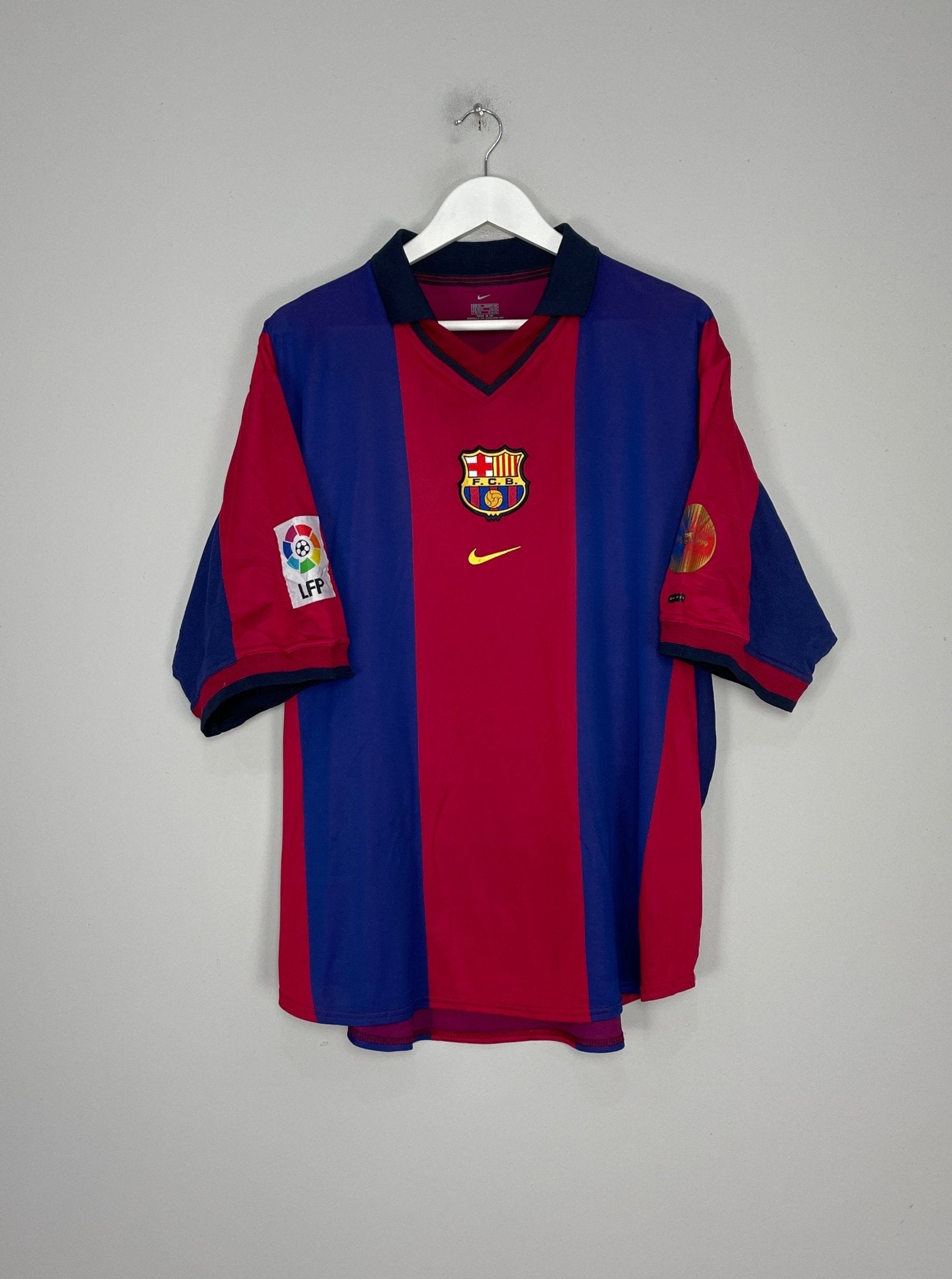 Shop 2000/01 BARCELONA XAVI #16 HOME SHIRT (XL) NIKE, classic football shirts, vintage football shirts & retro soccer jerseys at Cult Kits