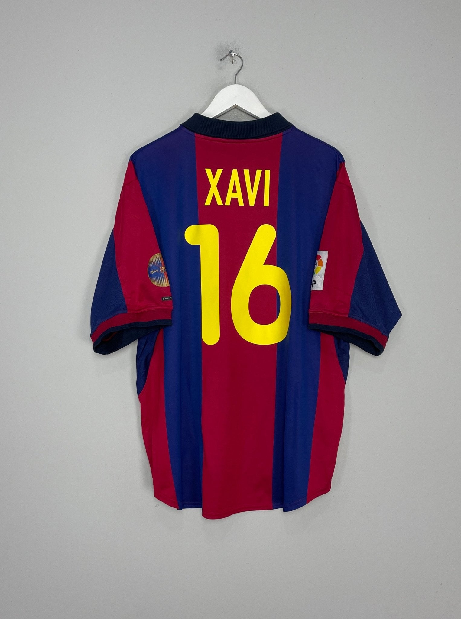 Shop 2000/01 BARCELONA XAVI #16 HOME SHIRT (XL) NIKE, classic football shirts, vintage football shirts & retro soccer jerseys at Cult Kits