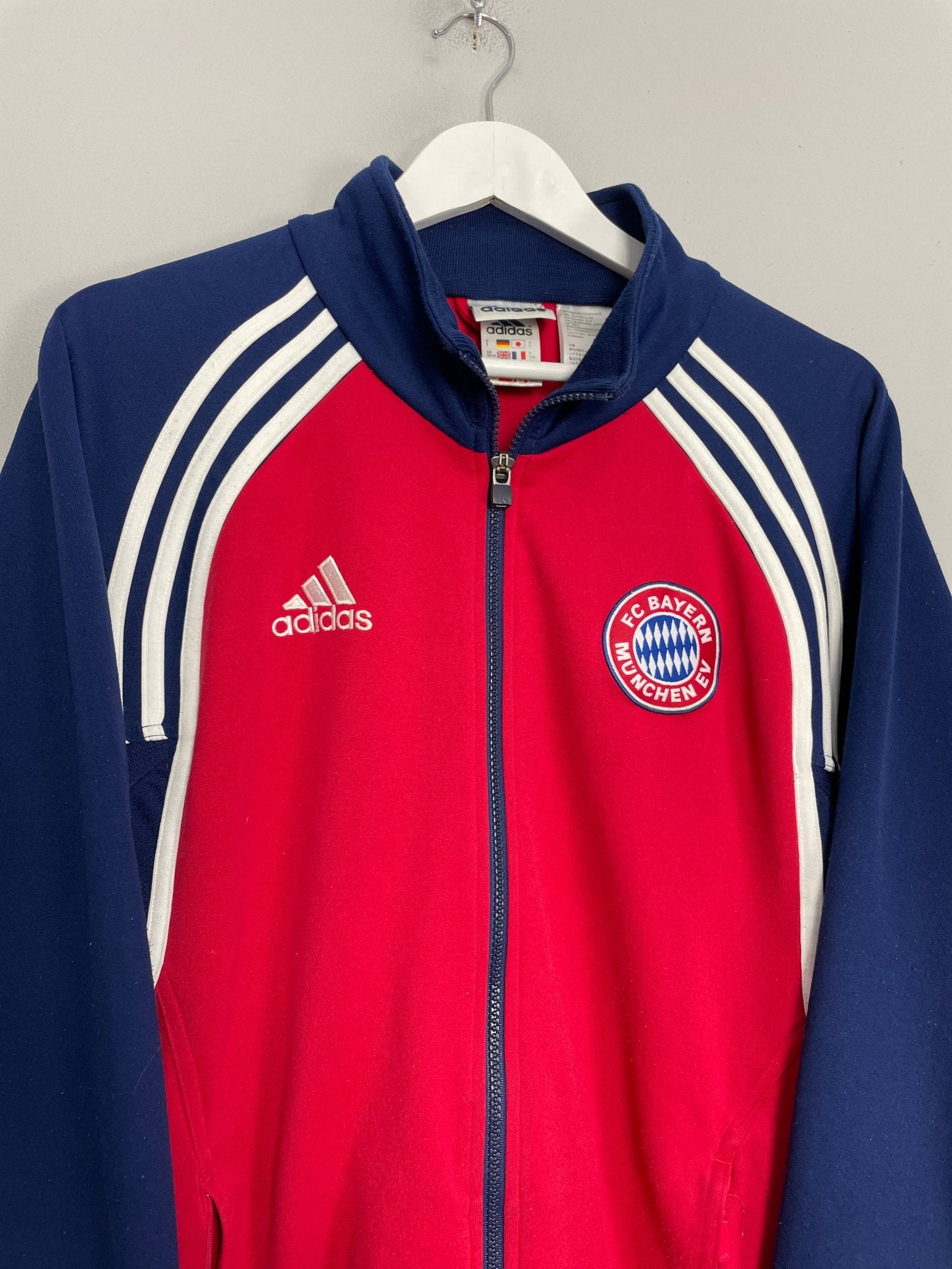 Shop 2000/01 BAYERN MUNICH TRACK JACKET (M) ADIDAS, classic football shirts, vintage football shirts & retro soccer jerseys at Cult Kits