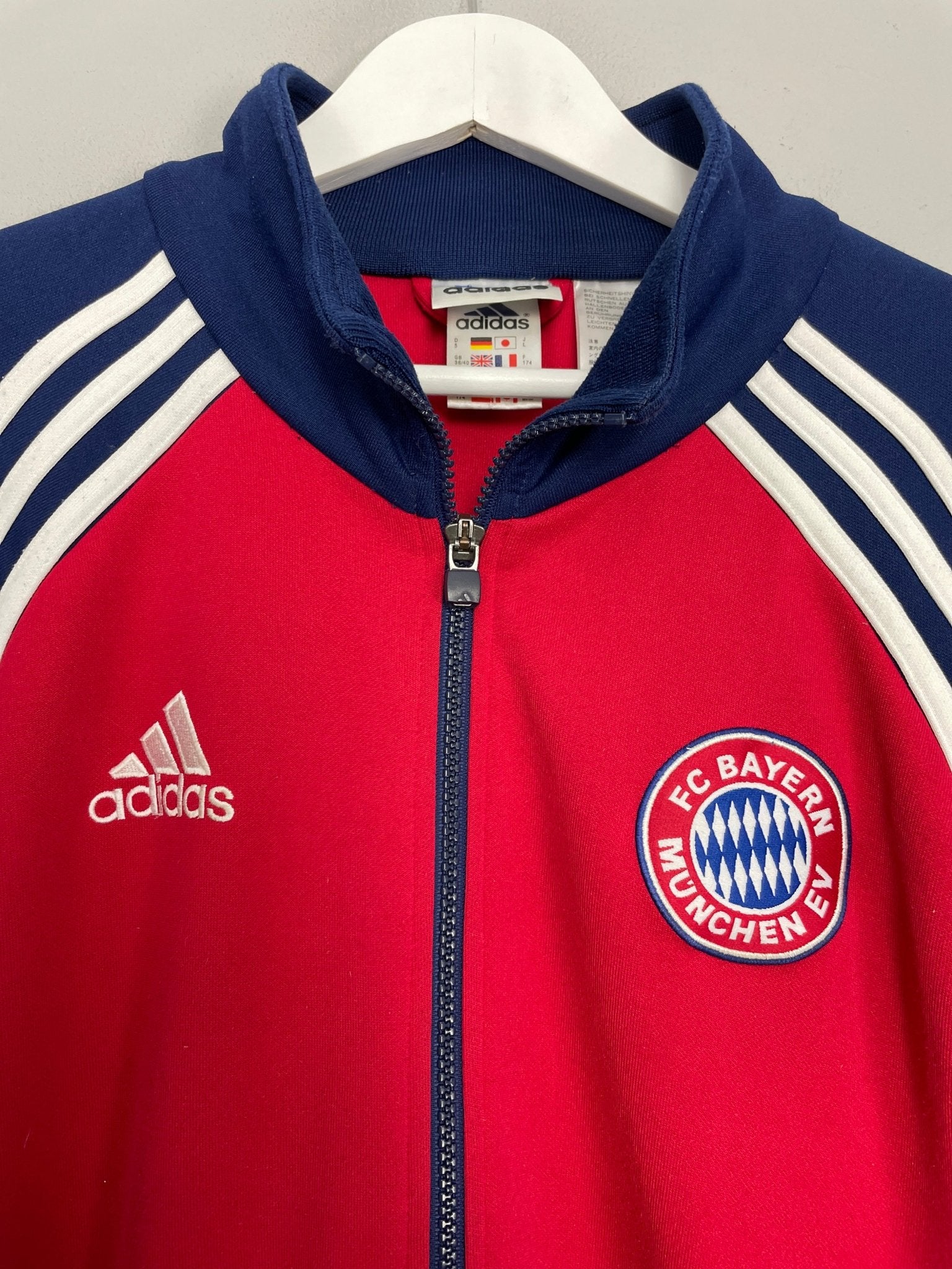 Shop 2000/01 BAYERN MUNICH TRACK JACKET (M) ADIDAS, classic football shirts, vintage football shirts & retro soccer jerseys at Cult Kits