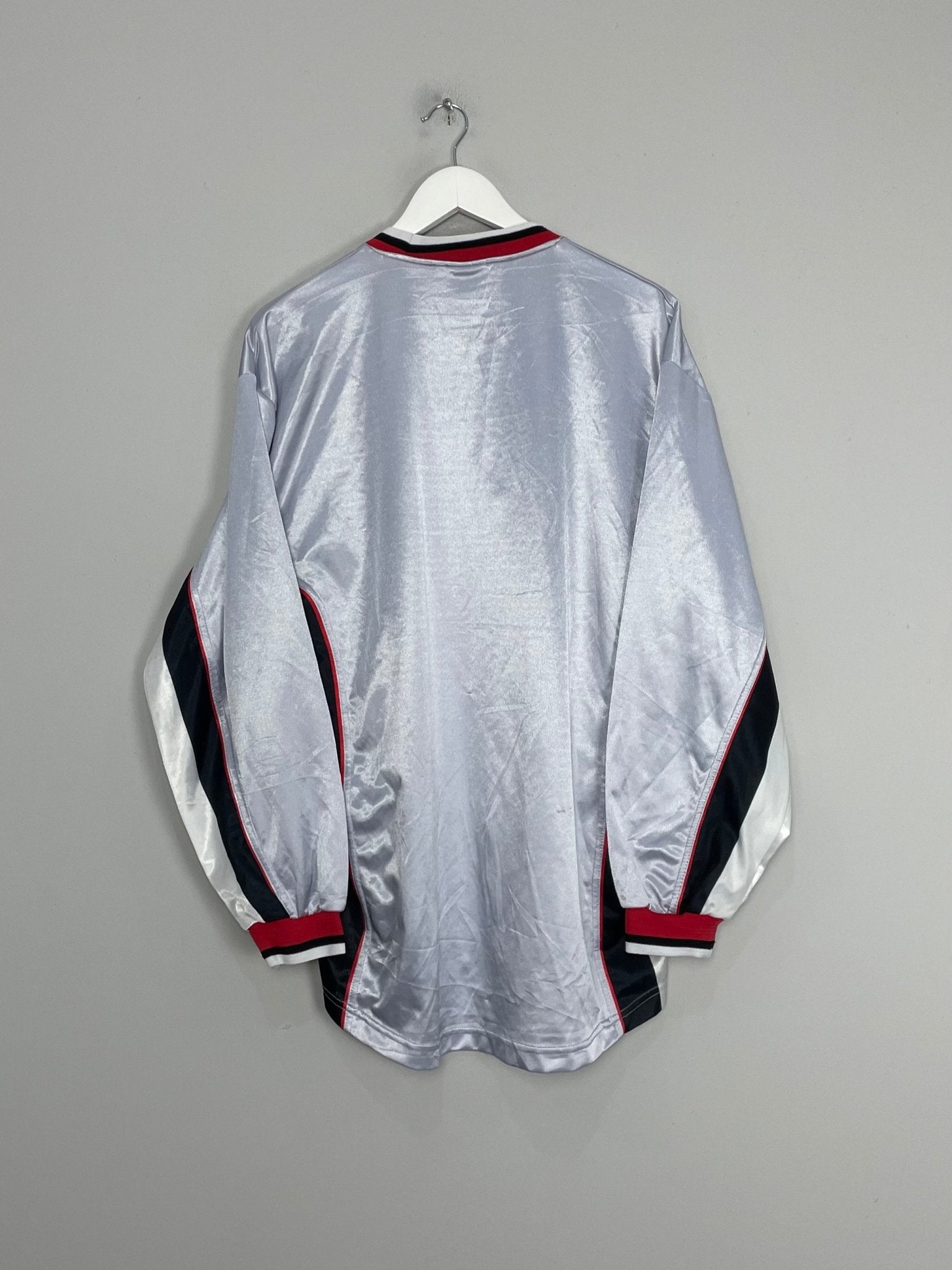 Shop 2000/01 BESIKTAS L/S THIRD SHIRT (XL) REEBOK, classic football shirts, vintage football shirts & retro soccer jerseys at Cult Kits