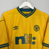 Shop 2000/01 CELTIC LARSSON #7 AWAY SHIRT (L) UMBRO, classic football shirts, vintage football shirts & retro soccer jerseys at Cult Kits