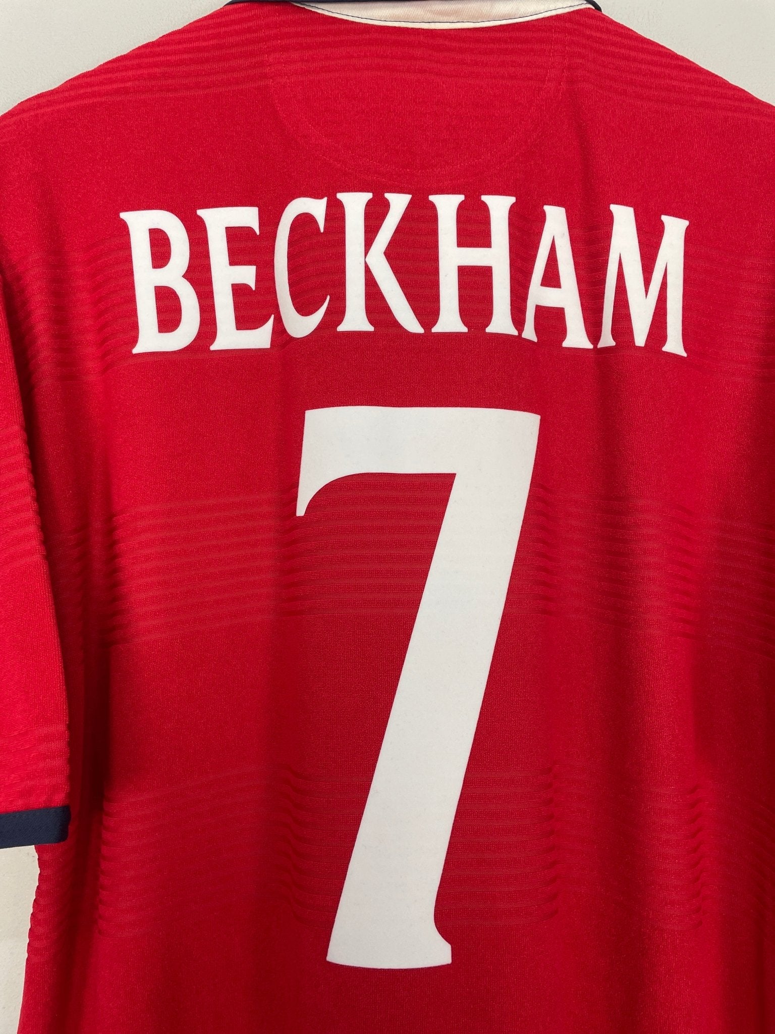 Shop 2000/01 ENGLAND BECKHAM #7 *BNWT* HOME SHIRT (L) UMBRO, classic football shirts, vintage football shirts & retro soccer jerseys at Cult Kits