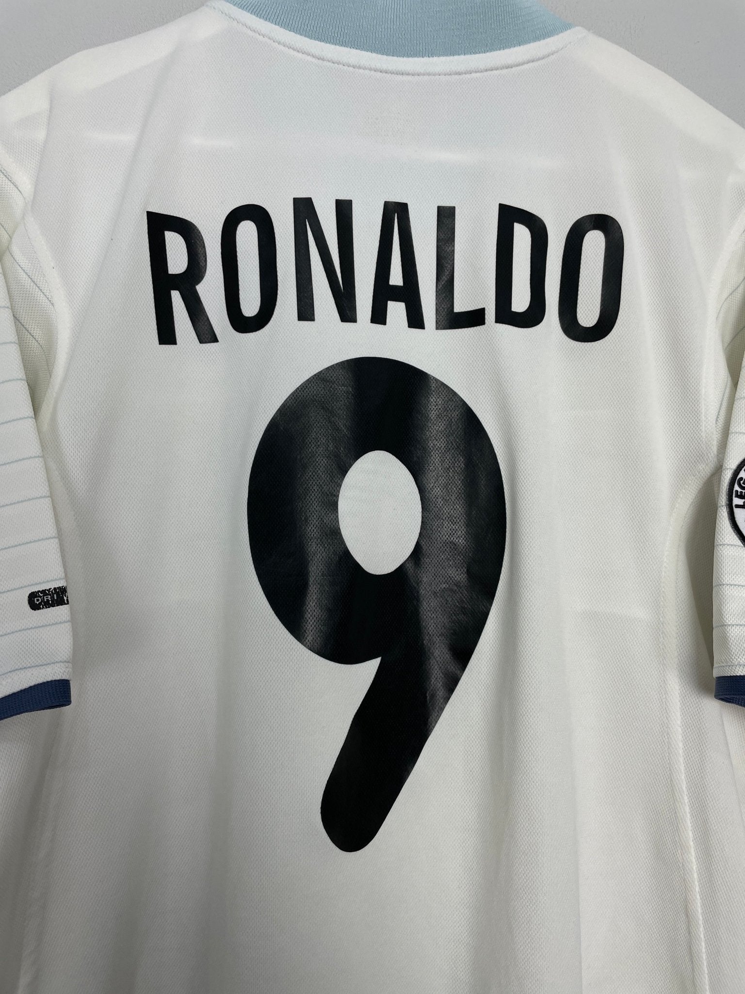 Shop 2000/01 INTER MILAN RONALDO #9 AWAY SHIRT (M) NIKE, classic football shirts, vintage football shirts & retro soccer jerseys at Cult Kits