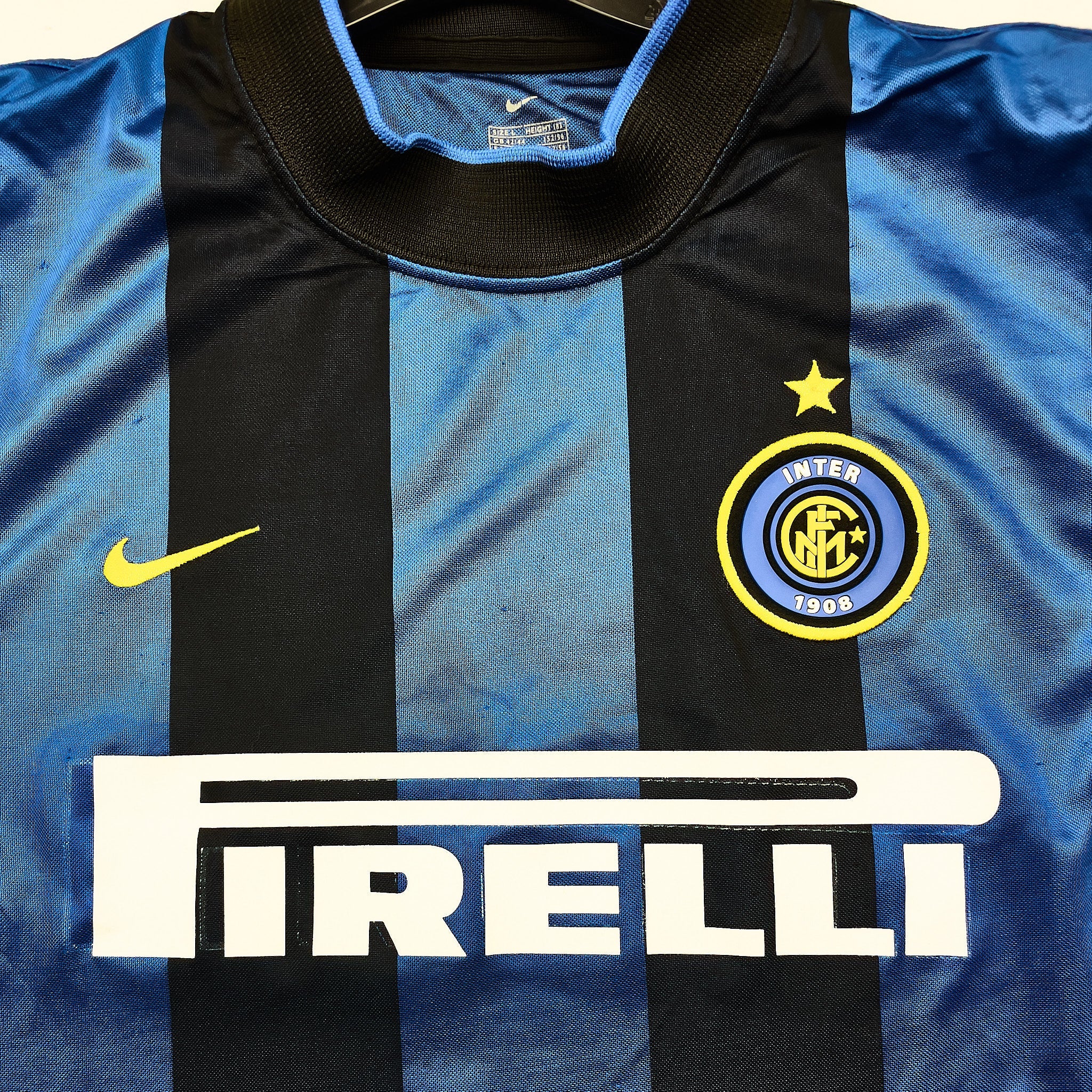Buy 2000/01 Inter Milan Ronaldo 9 Home Shirt (L) Nike ~ Free worldwide shipping available ~ Authentic Vintage Football Shirts from Cult Kits