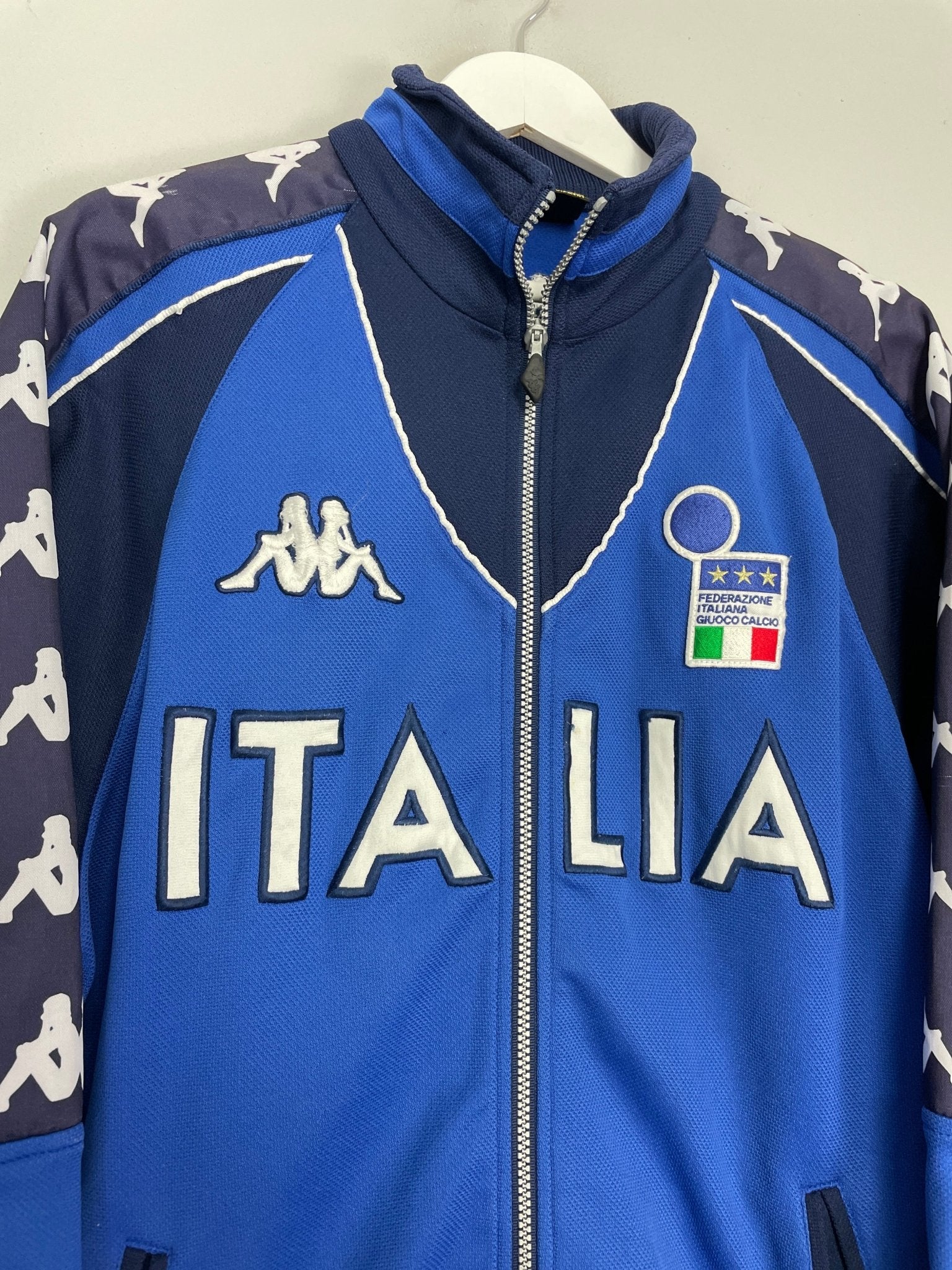 Shop 2000/01 ITALY TRACK JACKET (XXL) KAPPA, classic football shirts, vintage football shirts & retro soccer jerseys at Cult Kits