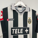 Shop 2000/01 JUVENTUS HOME SHIRT (M) LOTTO, classic football shirts, vintage football shirts & retro soccer jerseys at Cult Kits