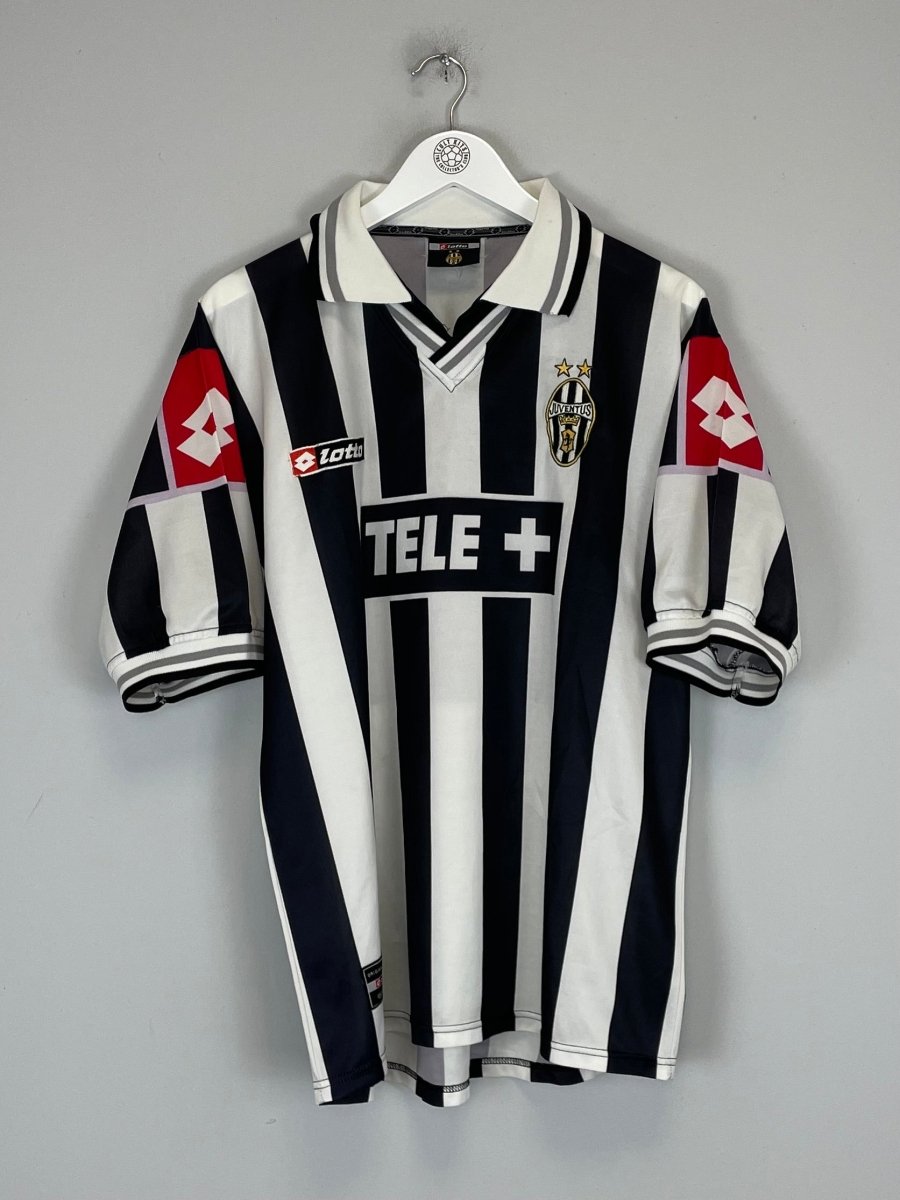 2000/01 JUVENTUS HOME SHIRT (M) LOTTO - Cult Kits - Medium - Buy Vintage Football Shirts, Authentic Retro Football Shirts For Sale, Classic Football Shirts & Soccer Jersey