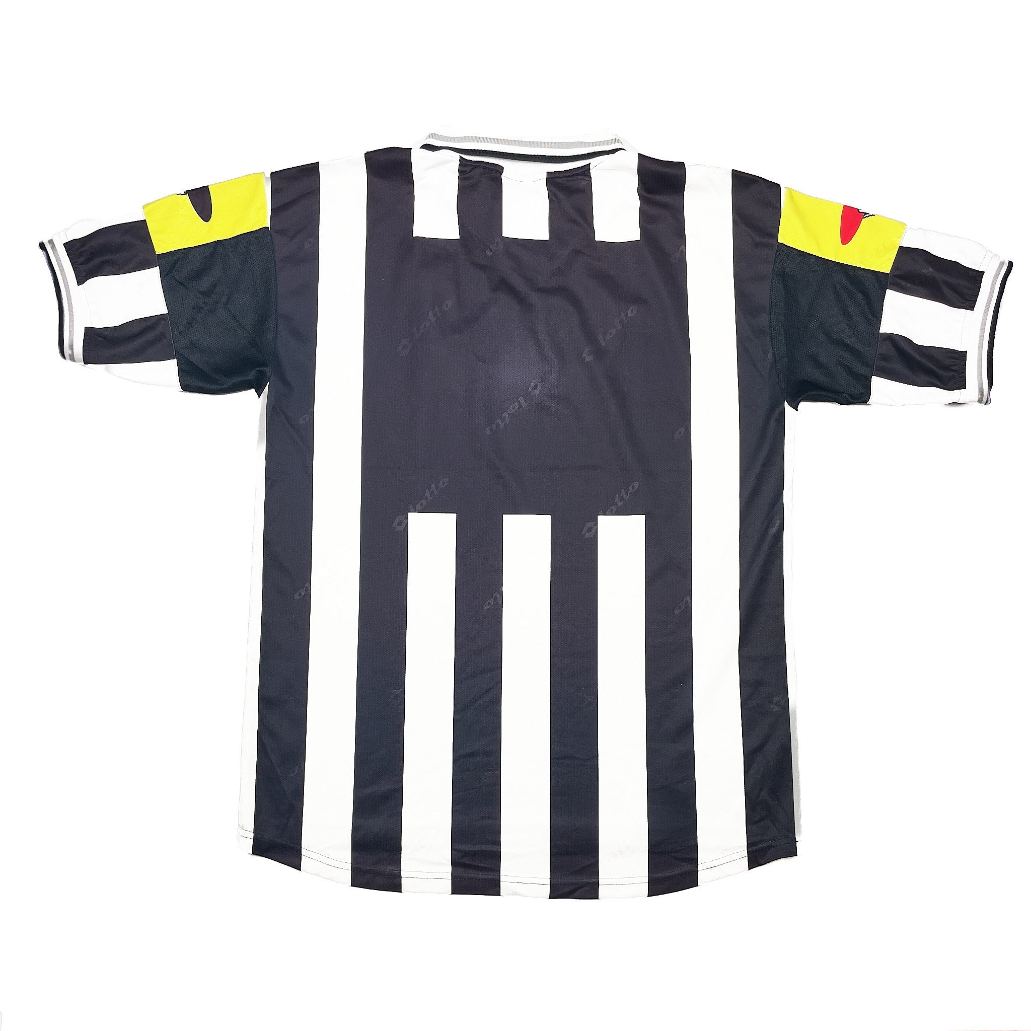 Buy 2000/01 Juventus Home Shirt (XL) Lotto ~ Free worldwide shipping available ~ Authentic Vintage Football Shirts from Cult Kits