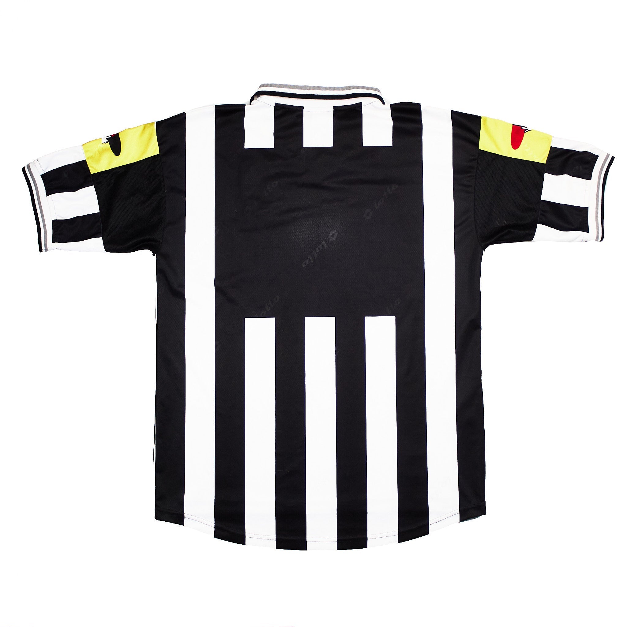 Buy 2000/01 Juventus Home Shirt (XL) Lotto ~ Free worldwide shipping ~ Authentic Vintage Football Shirts from Cult Kits