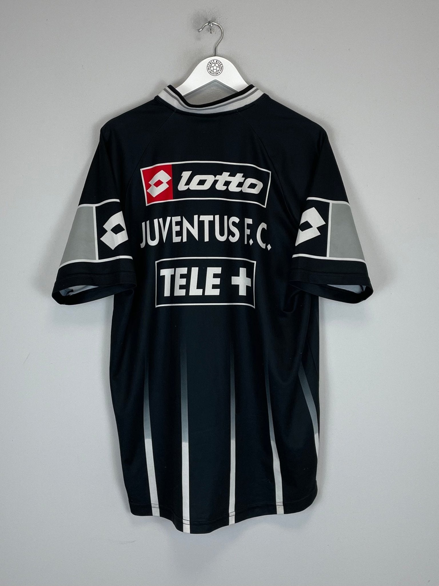Shop 2000/01 JUVENTUS TRAINING SHIRT (XL) LOTTO, classic football shirts, vintage football shirts & retro soccer jerseys at Cult Kits