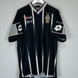 Shop 2000/01 JUVENTUS TRAINING SHIRT (XL) LOTTO, classic football shirts, vintage football shirts & retro soccer jerseys at Cult Kits