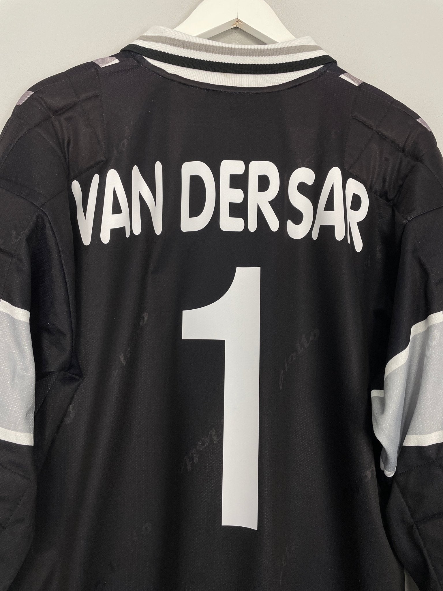 Shop 2000/01 JUVENTUS VAN DER SAR #1 GK SHIRT (XL) LOTTO, classic football shirts, vintage football shirts & retro soccer jerseys at Cult Kits