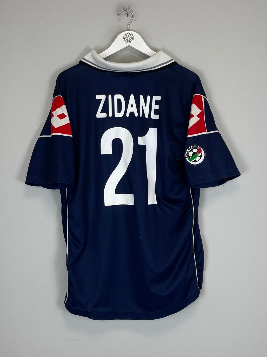 2000/01 JUVENTUS ZIDANE 15 THIRD SHIRT (M) LOTTO - Cult Kits - Medium - Buy Vintage Football Shirts, Authentic Retro Football Shirts For Sale, Classic Football Shirts & Soccer Jersey