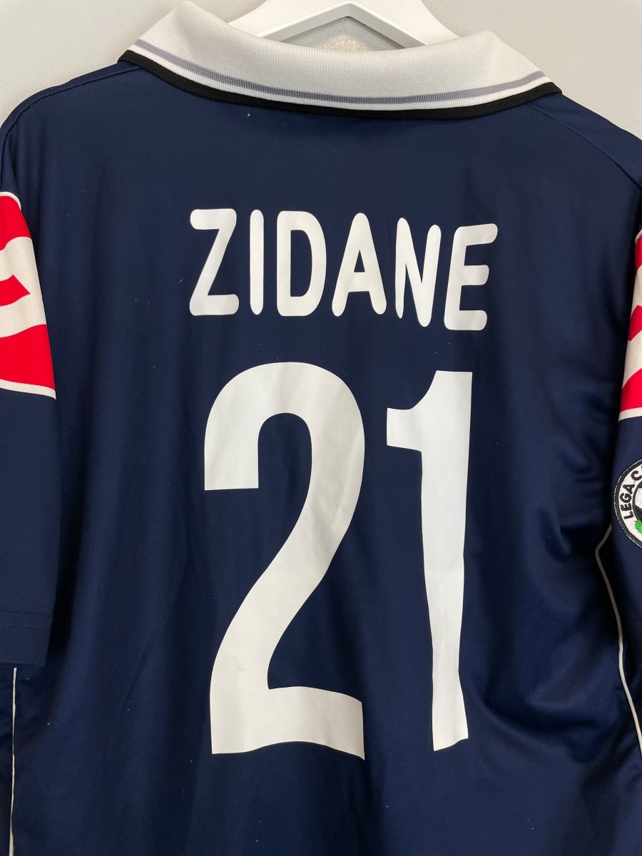 2000/01 JUVENTUS ZIDANE 15 THIRD SHIRT (M) LOTTO - Cult Kits - Medium - Buy Vintage Football Shirts, Authentic Retro Football Shirts For Sale, Classic Football Shirts & Soccer Jersey