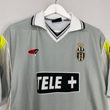 Shop 2000/01 JUVENTUS ZIDANE #21 AWAY SHIRT (L) LOTTO, classic football shirts, vintage football shirts & retro soccer jerseys at Cult Kits