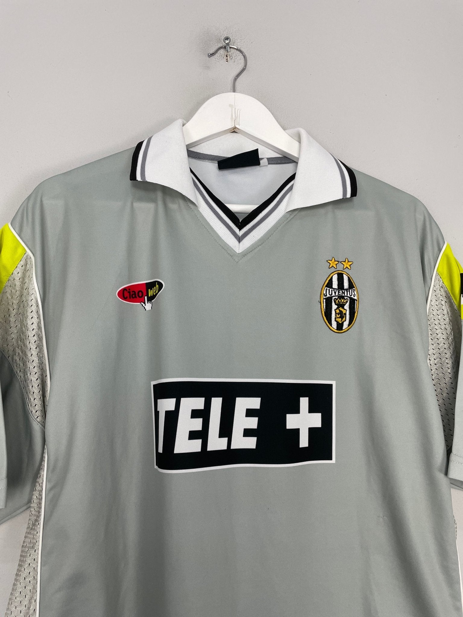 Shop 2000/01 JUVENTUS ZIDANE #21 AWAY SHIRT (L) LOTTO, classic football shirts, vintage football shirts & retro soccer jerseys at Cult Kits