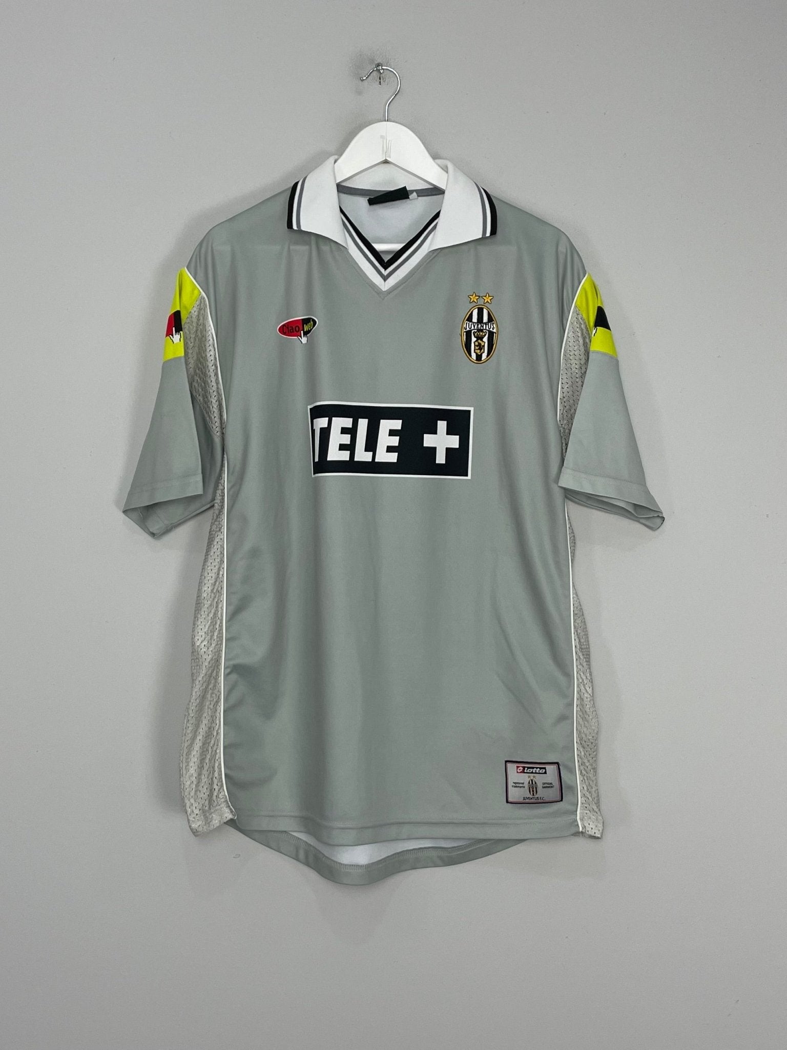 Shop 2000/01 JUVENTUS ZIDANE #21 AWAY SHIRT (L) LOTTO, classic football shirts, vintage football shirts & retro soccer jerseys at Cult Kits