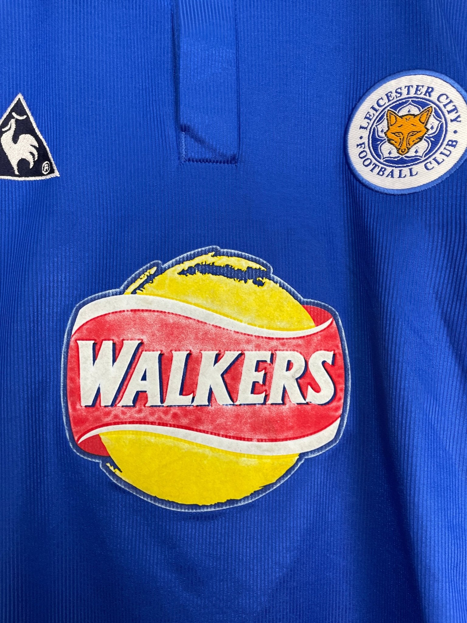 Shop 2000/01 LEICESTER CITY #5 HOME SHIRT (M) LE COQ, classic football shirts, vintage football shirts & retro soccer jerseys at Cult Kits