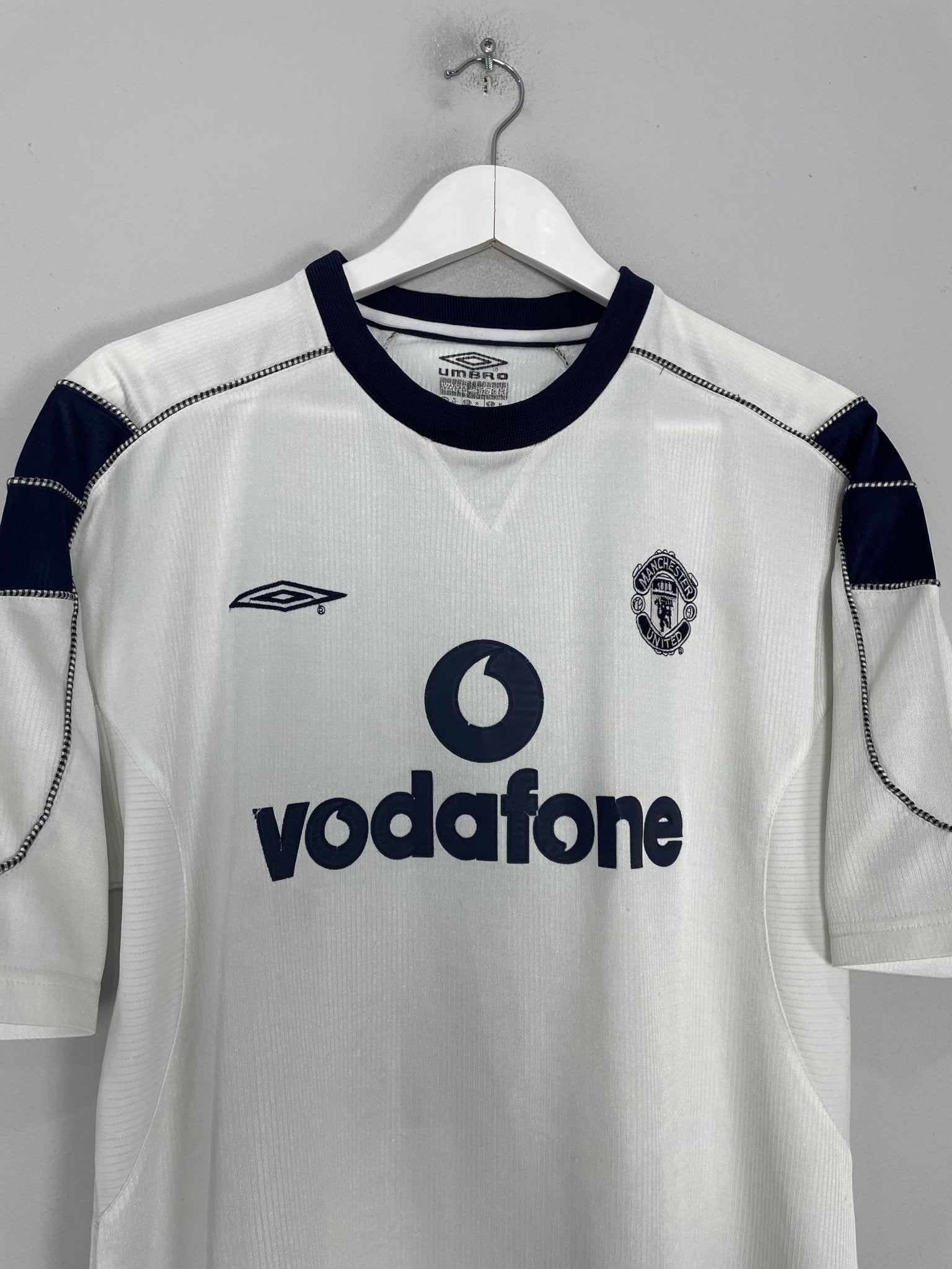Shop 2000/01 MANCHESTER UNITED VERON #4 AWAY SHIRT (M) UMBRO, classic football shirts, vintage football shirts & retro soccer jerseys at Cult Kits