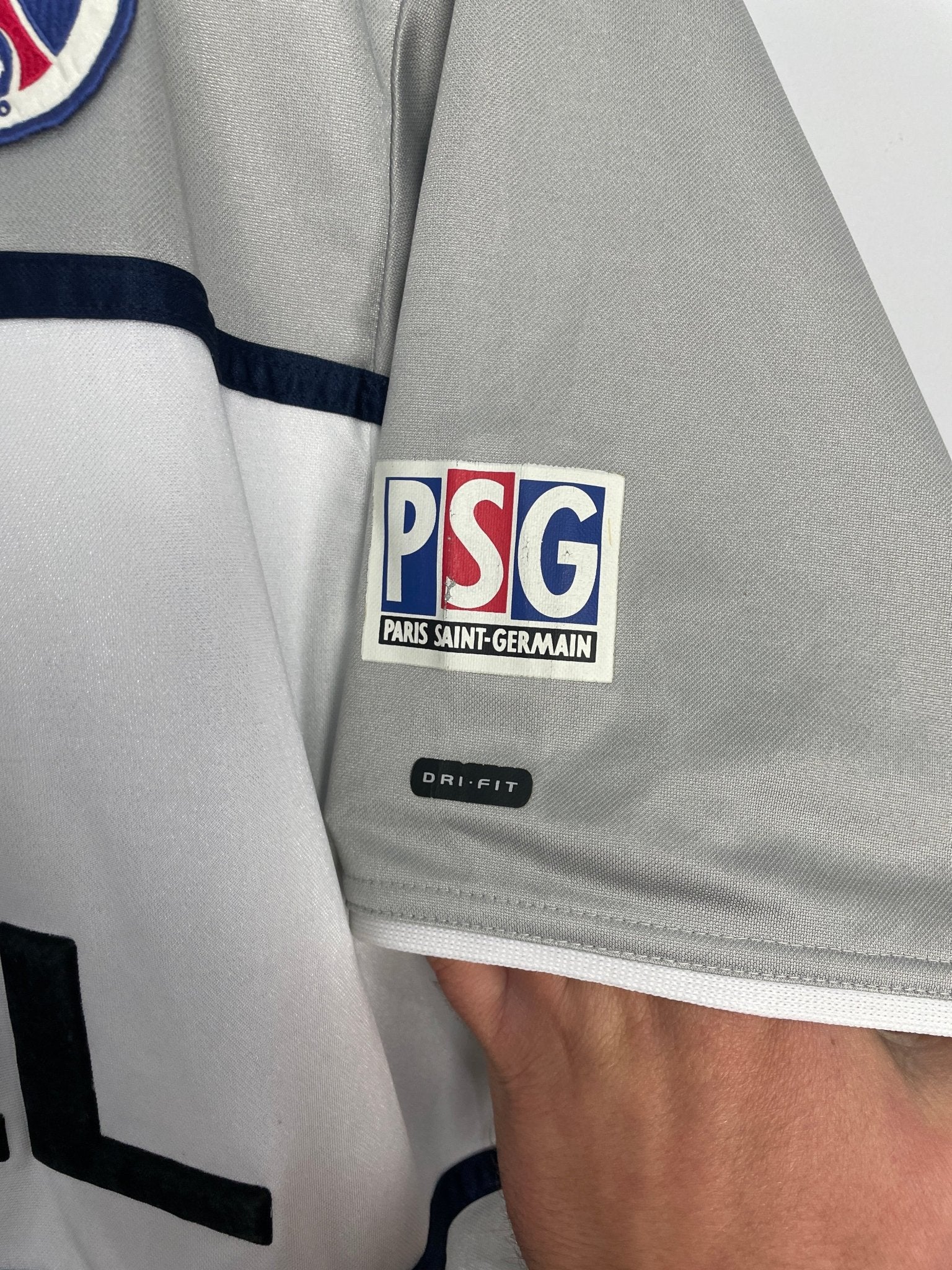 Shop 2000/01 PSG AWAY SHIRT (M) NIKE, classic football shirts, vintage football shirts & retro soccer jerseys at Cult Kits