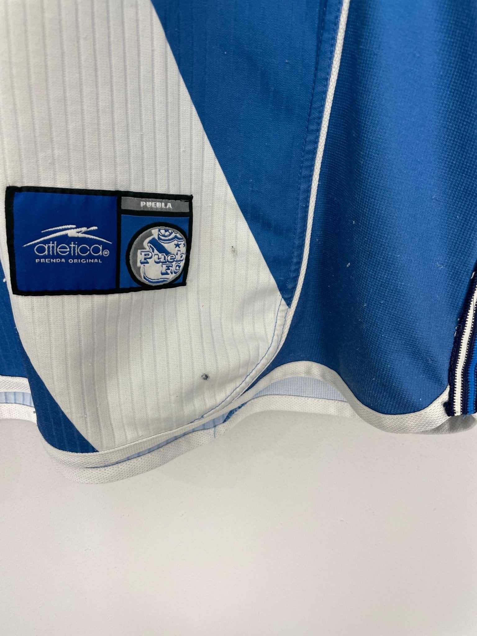 Shop 2000/01 PUEBLA AWAY SHIRT (L) ATLETICA, classic football shirts, vintage football shirts & retro soccer jerseys at Cult Kits