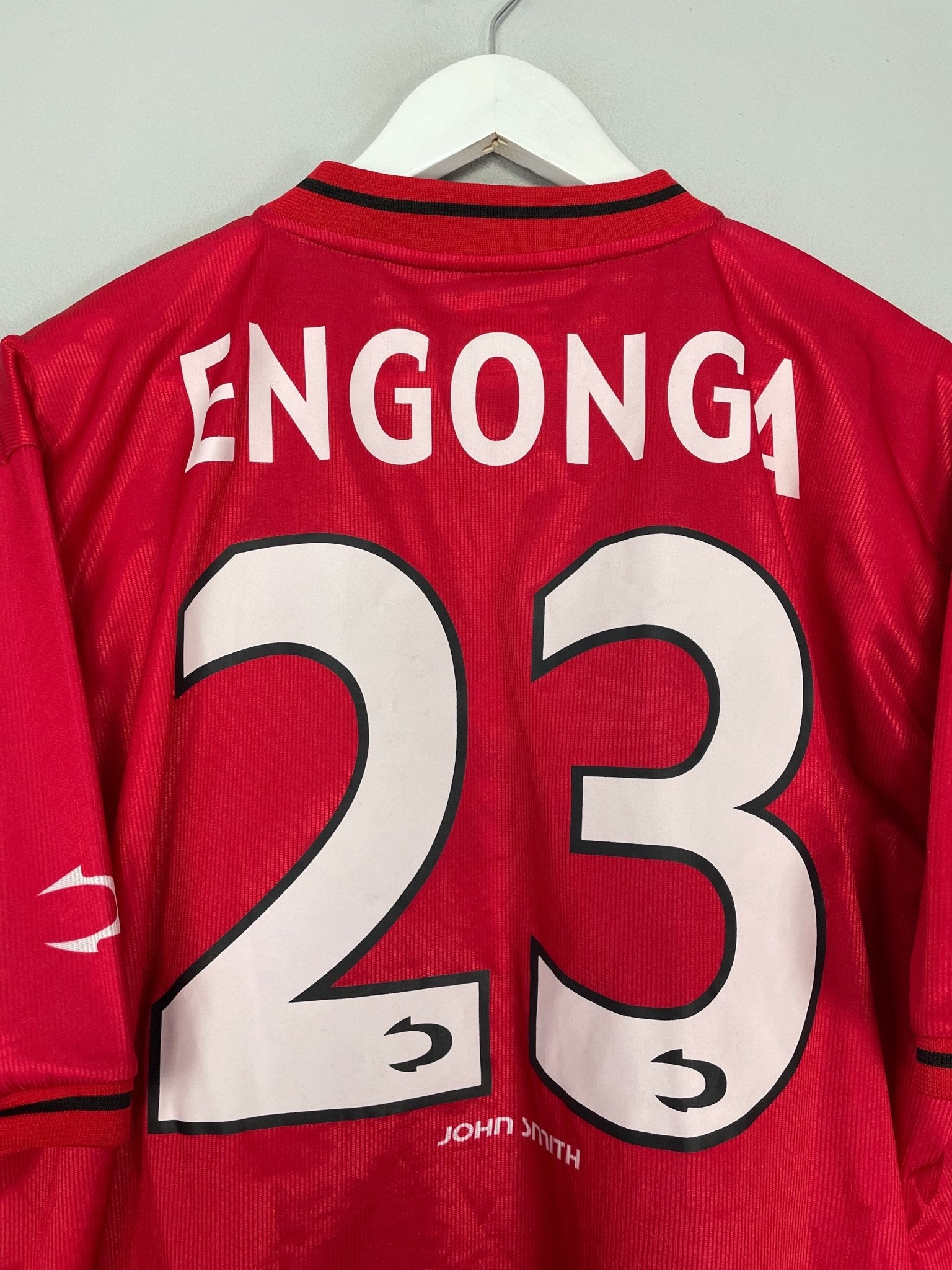 Shop 2000/01 REAL MALLORCA ENGONGA #23 *SIGNED* HOME SHIRT (XXL) JOHN SMITH, classic football shirts, vintage football shirts & retro soccer jerseys at Cult Kits