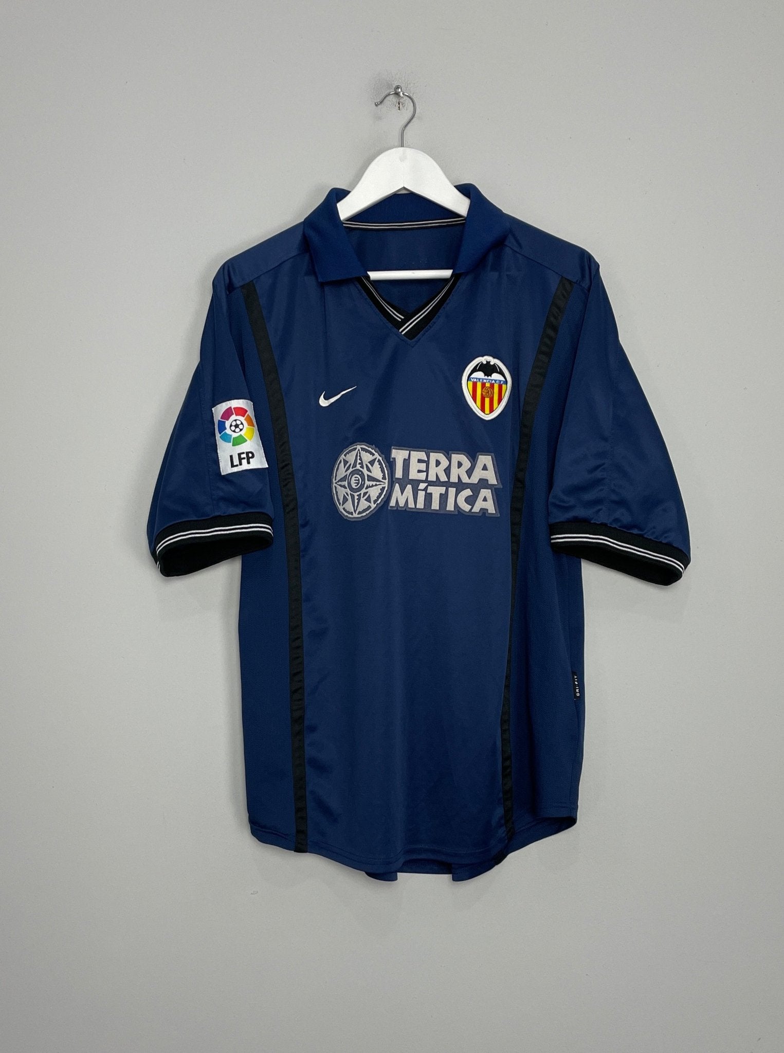Shop 2000/01 VALENCIA AWAY SHIRT (M) NIKE, classic football shirts, vintage football shirts & retro soccer jerseys at Cult Kits