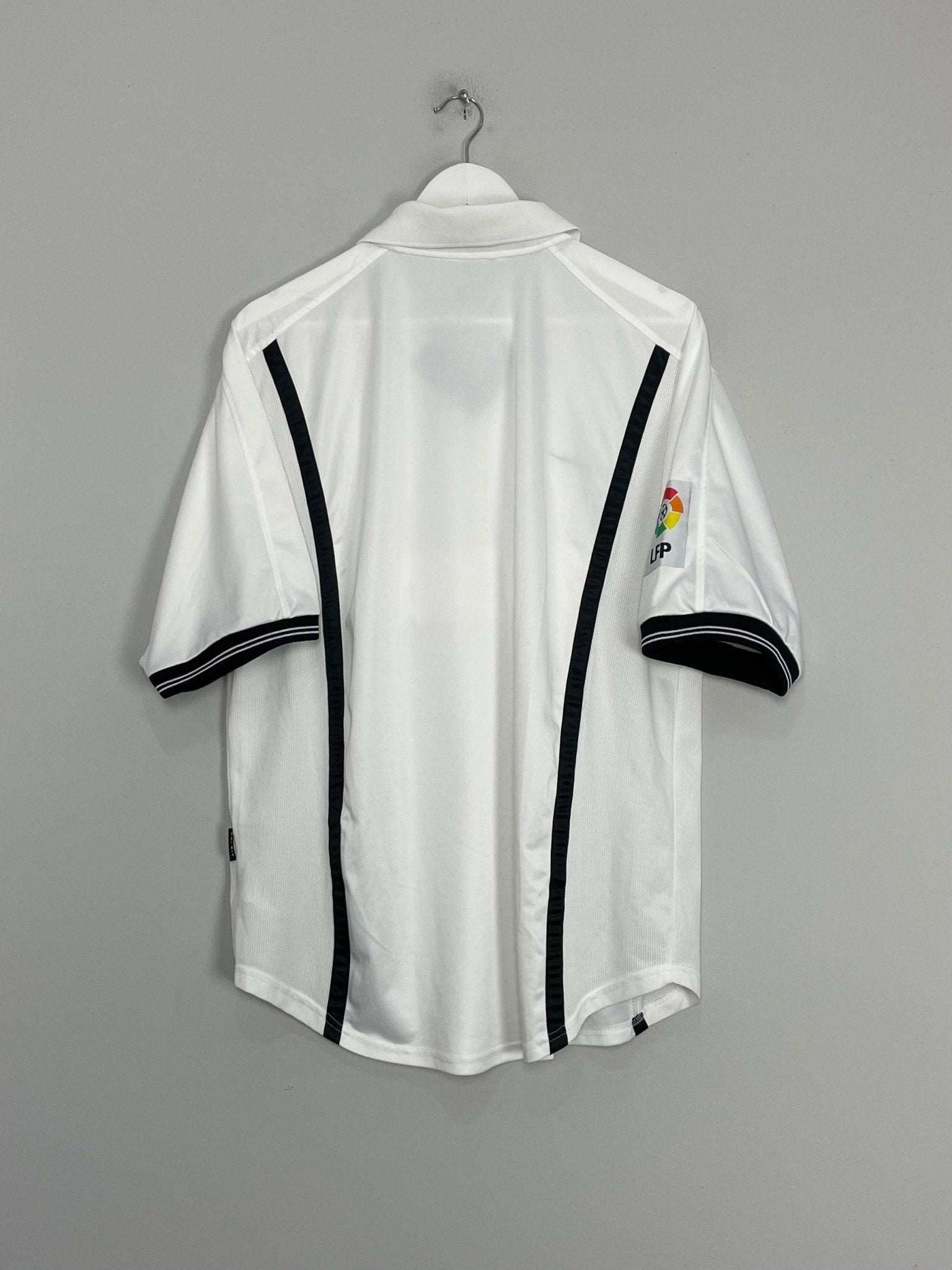 Shop 2000/01 VALENCIA HOME SHIRT (L) NIKE, classic football shirts, vintage football shirts & retro soccer jerseys at Cult Kits