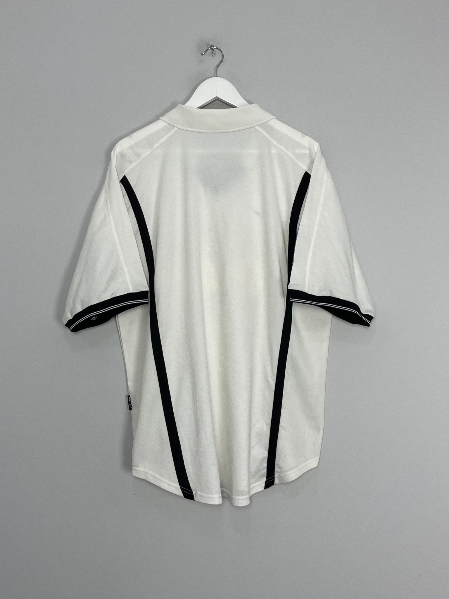 Shop 2000/01 VALENCIA HOME SHIRT (L) NIKE, classic football shirts, vintage football shirts & retro soccer jerseys at Cult Kits