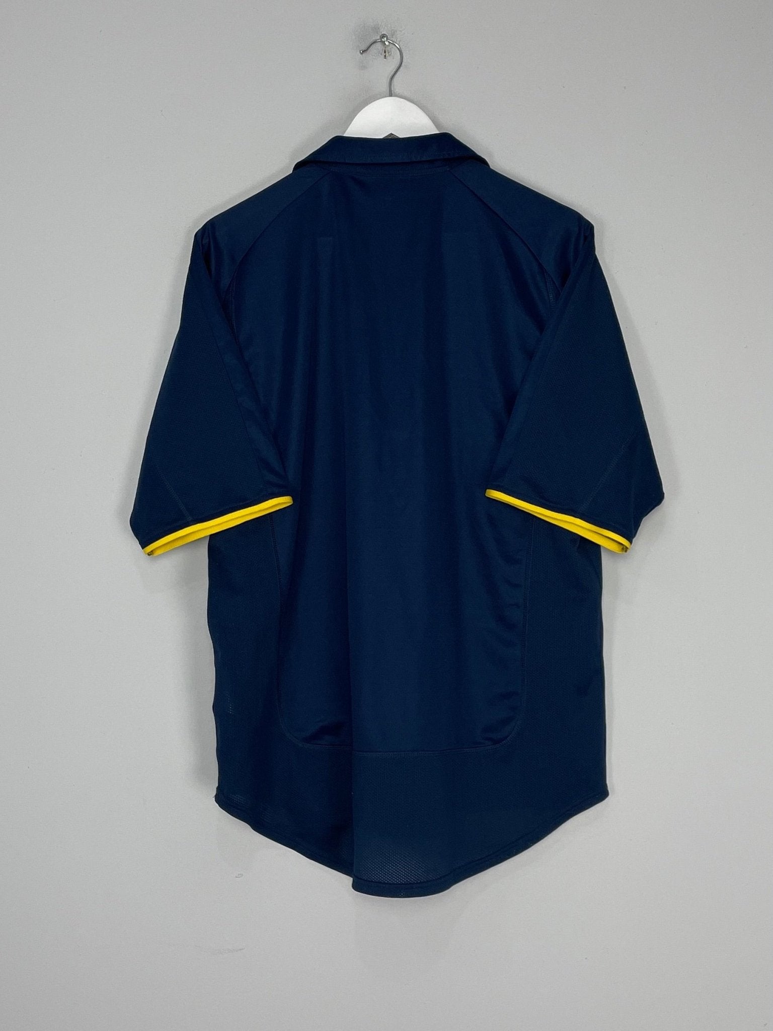 Shop 2000/02 ARSENAL EUROPEAN AWAY SHIRT (L) NIKE, classic football shirts, vintage football shirts & retro soccer jerseys at Cult Kits