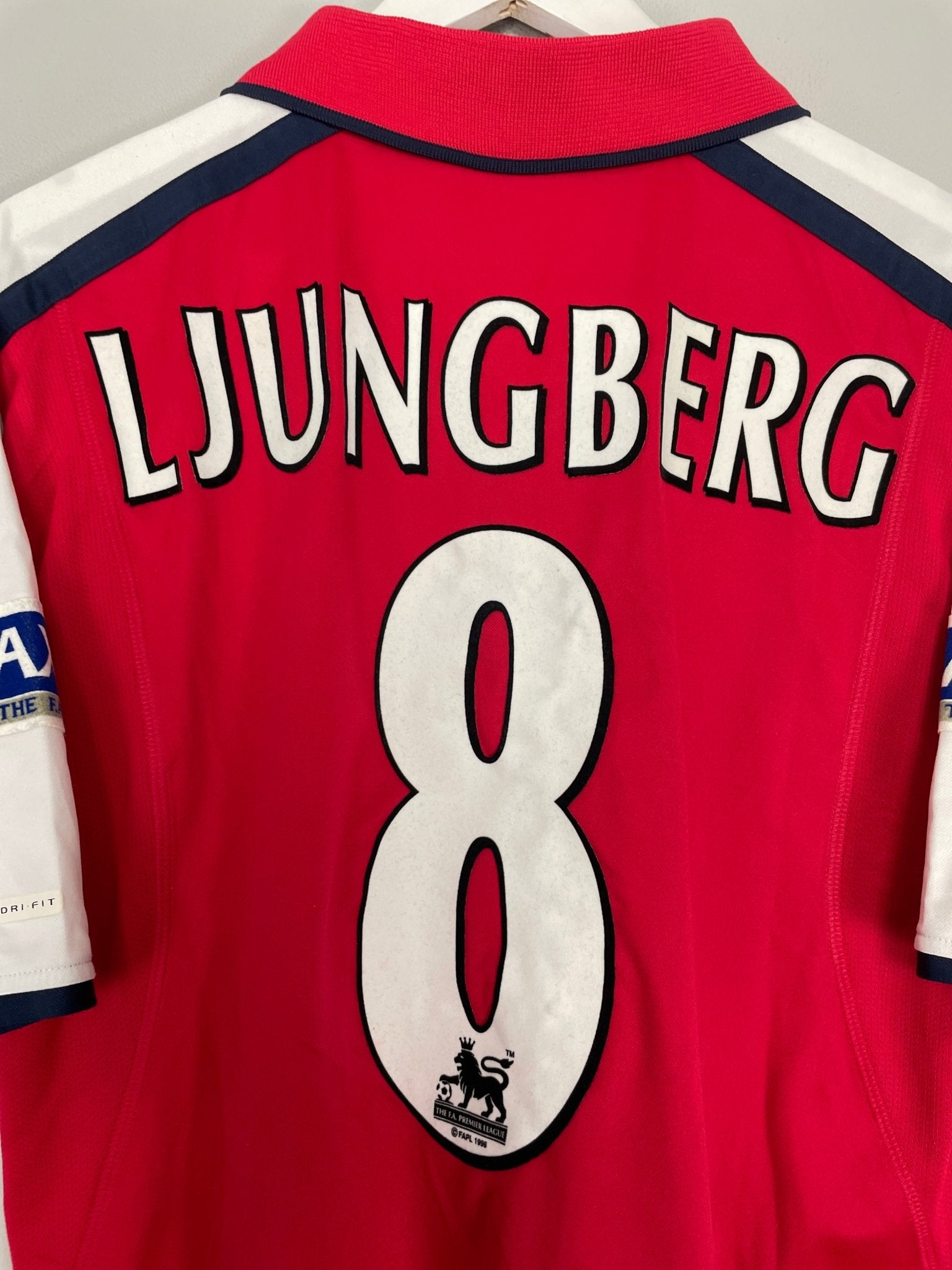 Shop 2000/02 ARSENAL LJUNGBERG #8 FA CUP HOME SHIRT (M) NIKE, classic football shirts, vintage football shirts & retro soccer jerseys at Cult Kits