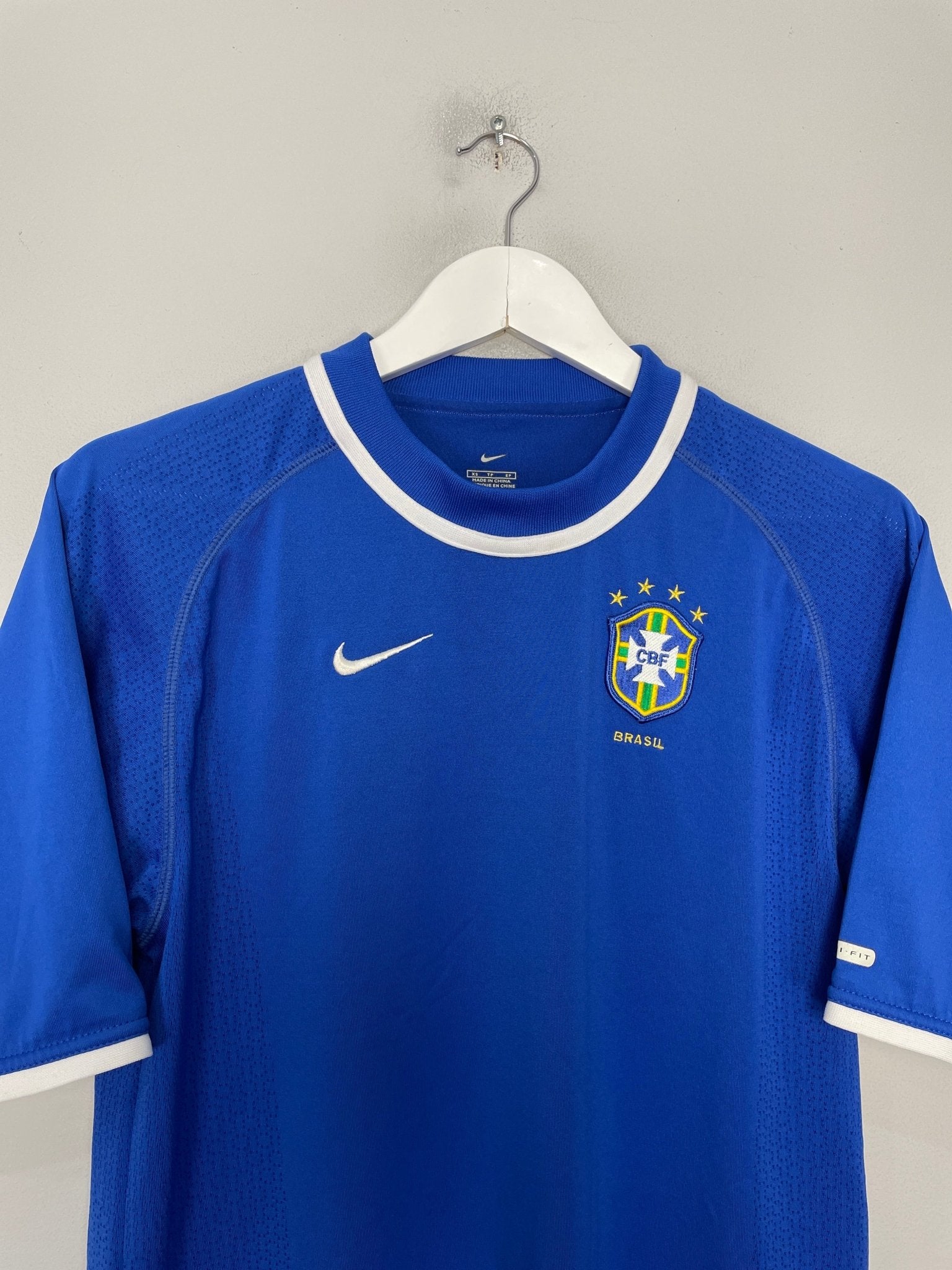 Shop 2000/02 BRAZIL AWAY SHIRT (XS) NIKE, classic football shirts, vintage football shirts & retro soccer jerseys at Cult Kits