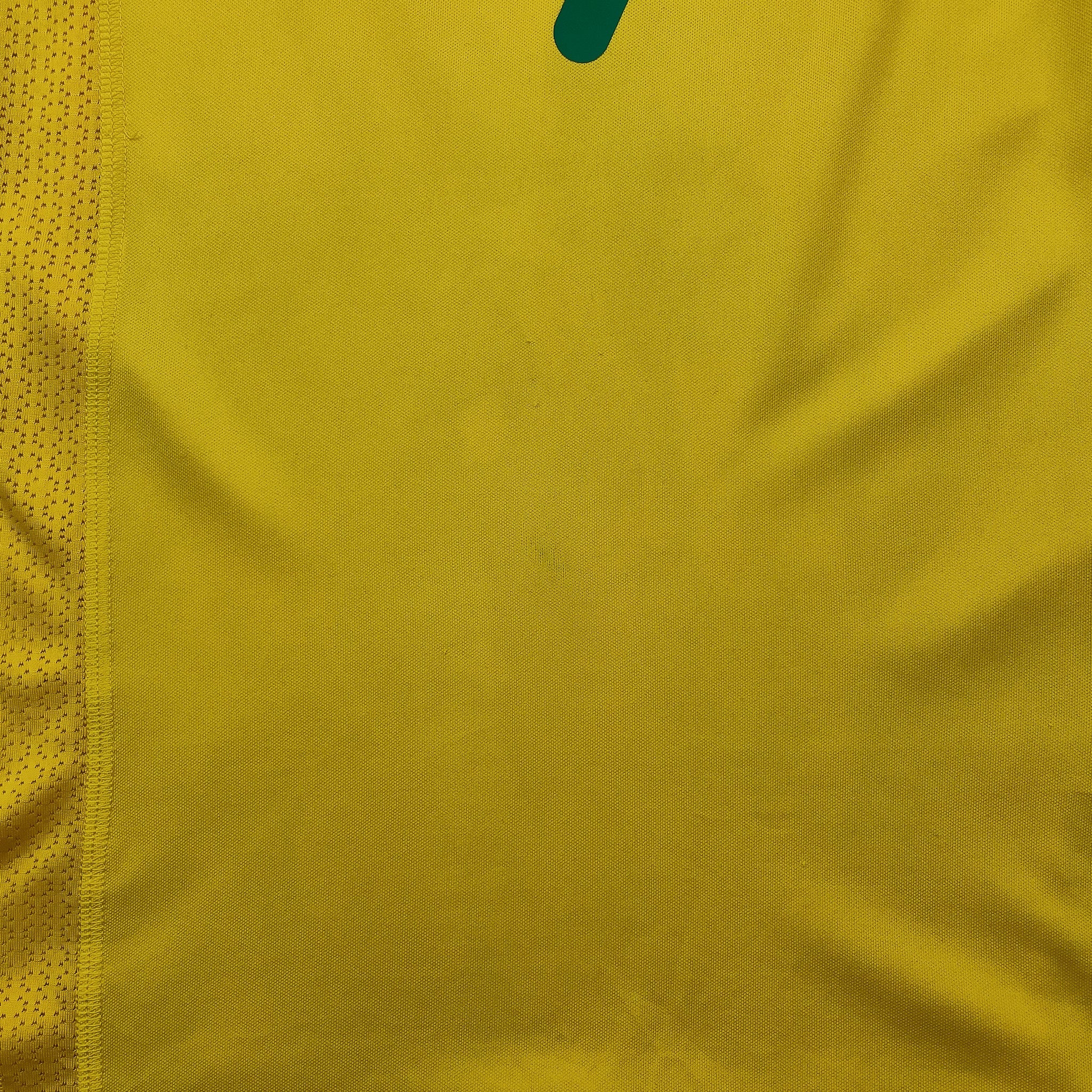 Buy 2000/02 Brazil Ronaldinho 7 Home Shirt (M) Nike ~ Free worldwide shipping available ~ Authentic Vintage Football Shirts from Cult Kits