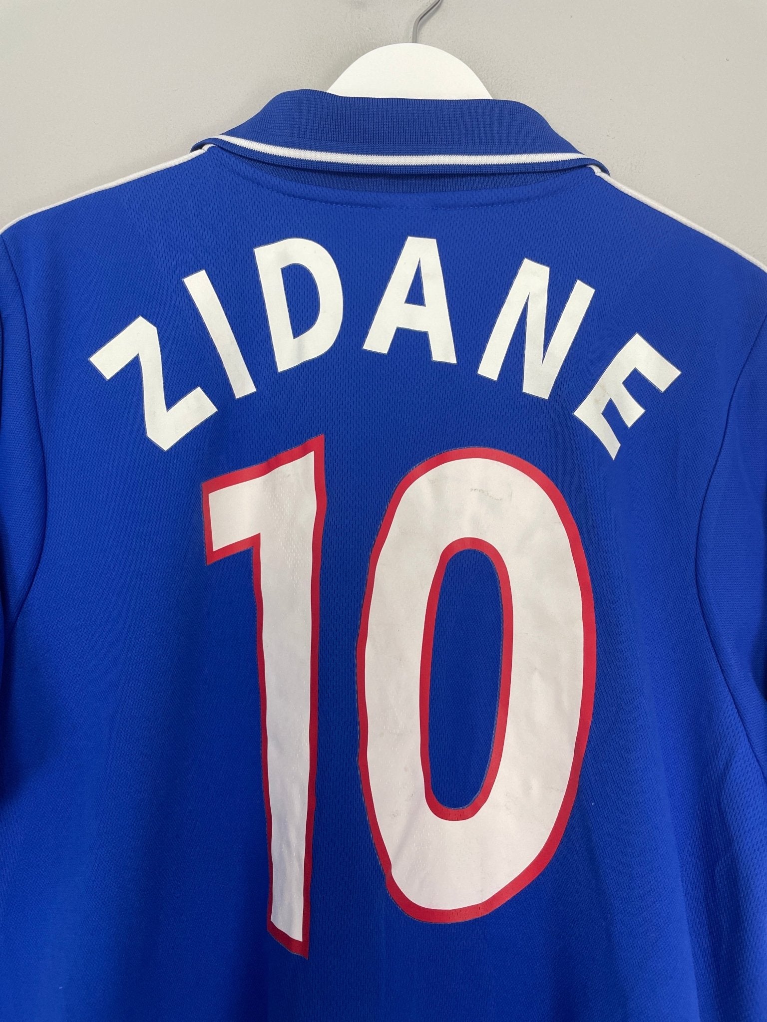 Shop 2000/02 FRANCE ZIDANE #10 HOME SHIRT (L) ADIDAS, classic football shirts, vintage football shirts & retro soccer jerseys at Cult Kits