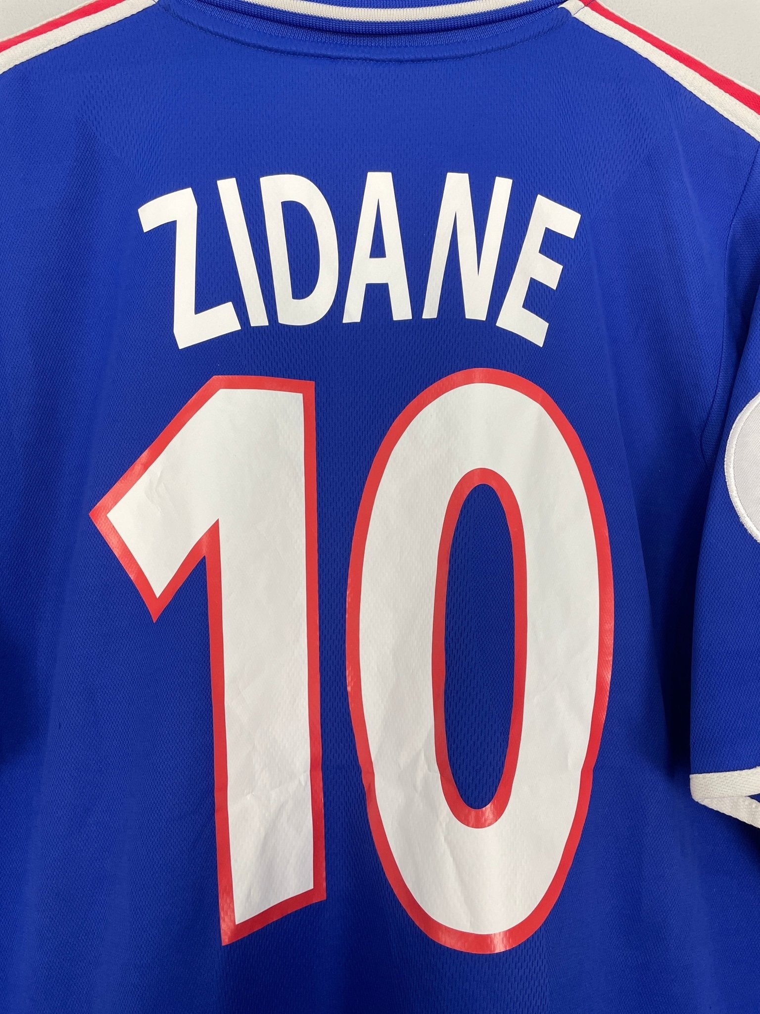 Shop 2000/02 FRANCE ZIDANE #10 HOME SHIRT (XL) ADIDAS, classic football shirts, vintage football shirts & retro soccer jerseys at Cult Kits