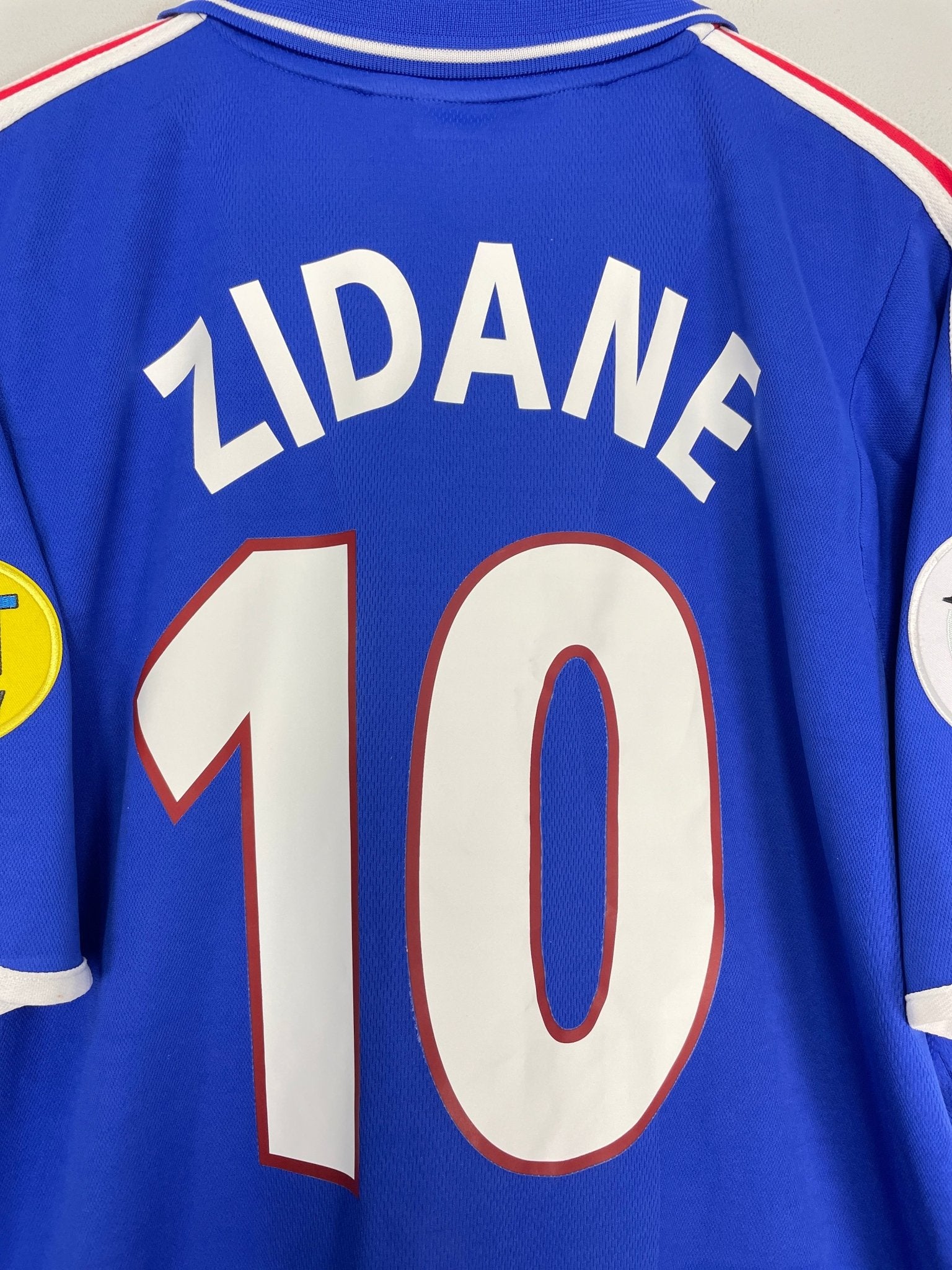 Shop 2000/02 FRANCE ZIDANE #10 HOME SHIRT (XXL) ADIDAS, classic football shirts, vintage football shirts & retro soccer jerseys at Cult Kits