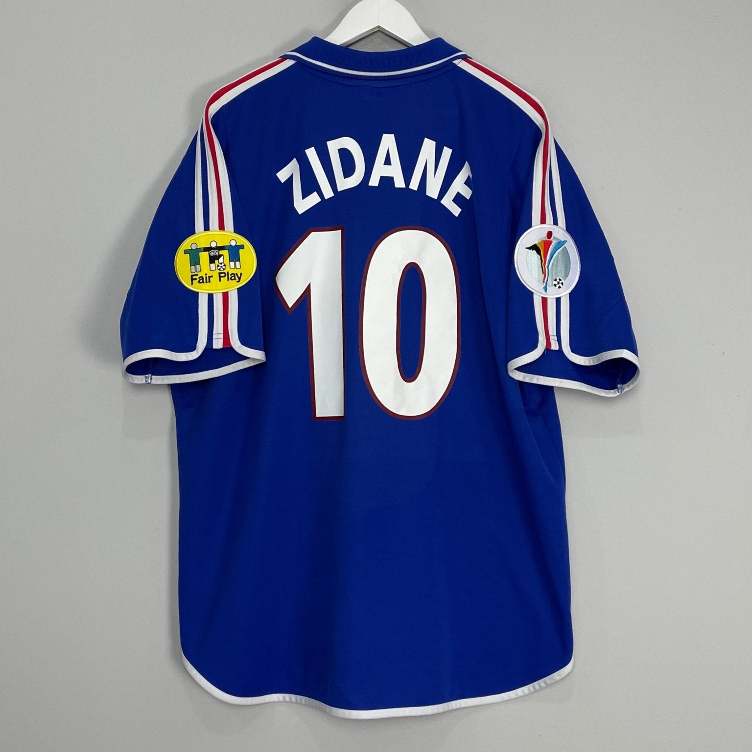 Shop 2000/02 FRANCE ZIDANE #10 HOME SHIRT (XXL) ADIDAS, classic football shirts, vintage football shirts & retro soccer jerseys at Cult Kits