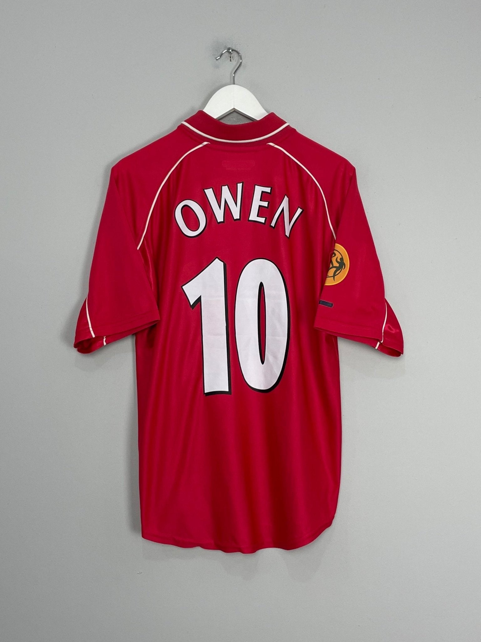 Shop 2000/02 LIVERPOOL OWEN #10 HOME SHIRT (M) REEBOK, classic football shirts, vintage football shirts & retro soccer jerseys at Cult Kits