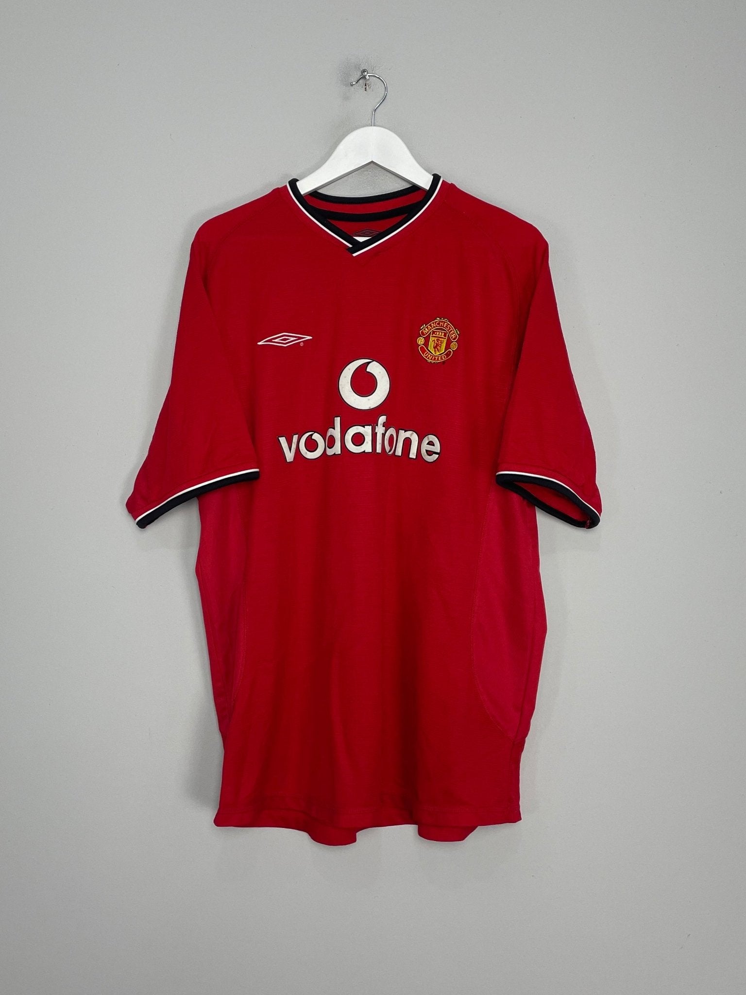Shop 2000/02 MANCHESTER UNITED BECKHAM #7 HOME SHIRT (XL) UMBRO, classic football shirts, vintage football shirts & retro soccer jerseys at Cult Kits