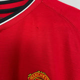 Shop 2000/02 MANCHESTER UNITED BECKHAM #7 HOME SHIRT (XL) UMBRO, classic football shirts, vintage football shirts & retro soccer jerseys at Cult Kits