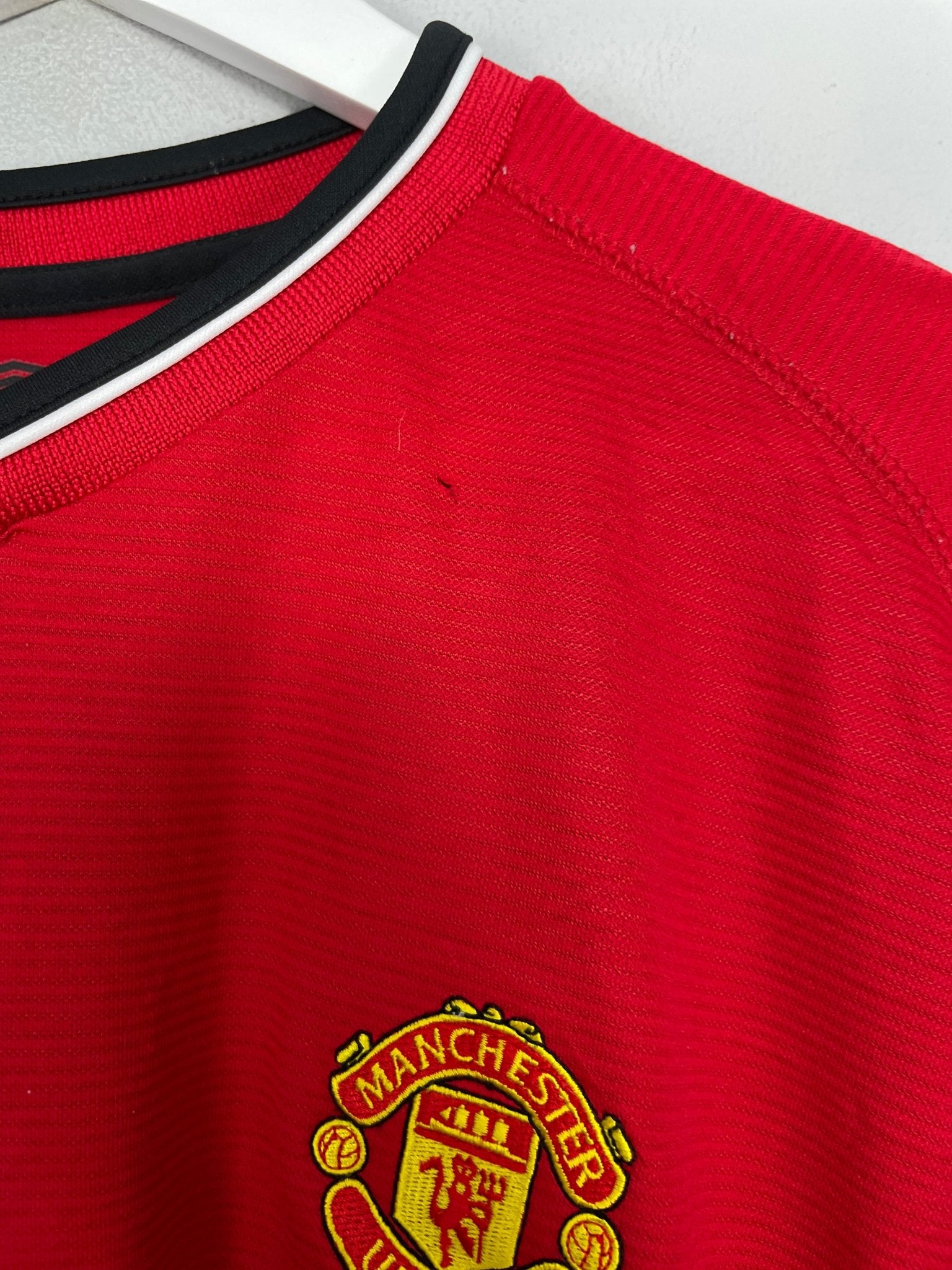 Shop 2000/02 MANCHESTER UNITED BECKHAM #7 HOME SHIRT (XL) UMBRO, classic football shirts, vintage football shirts & retro soccer jerseys at Cult Kits