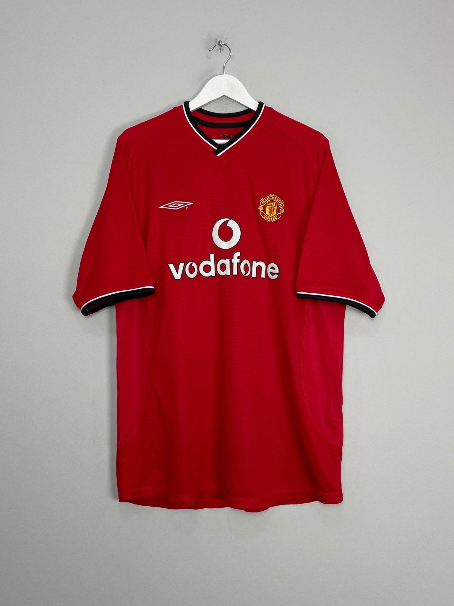 Shop 2000/02 MANCHESTER UNITED BECKHAM #7 HOME SHIRT (XL) UMBRO, classic football shirts, vintage football shirts & retro soccer jerseys at Cult Kits
