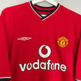 Shop 2000/02 MANCHESTER UNITED BECKHAM #7 HOME SHIRT (XL) UMBRO, classic football shirts, vintage football shirts & retro soccer jerseys at Cult Kits