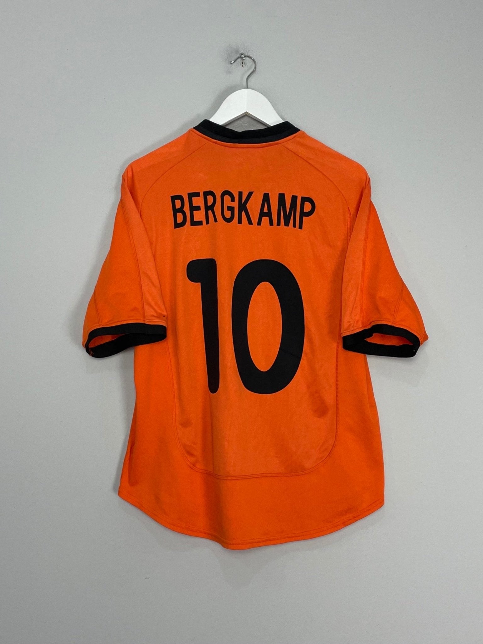 Shop 2000/02 NETHERLANDS BERGKAMP #10 HOME SHIRT (L) NIKE, classic football shirts, vintage football shirts & retro soccer jerseys at Cult Kits