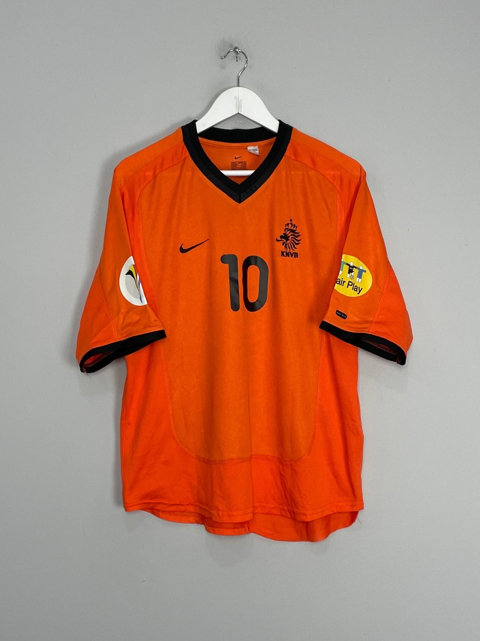 Shop 2000/02 NETHERLANDS BERGKAMP #10 HOME SHIRT (M) NIKE, classic football shirts, vintage football shirts & retro soccer jerseys at Cult Kits