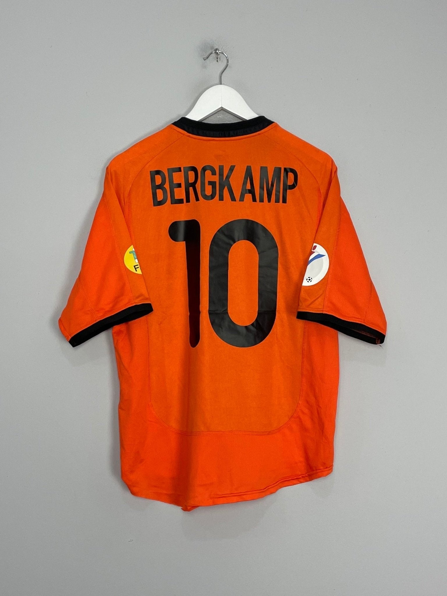 Shop 2000/02 NETHERLANDS BERGKAMP #10 HOME SHIRT (M) NIKE, classic football shirts, vintage football shirts & retro soccer jerseys at Cult Kits
