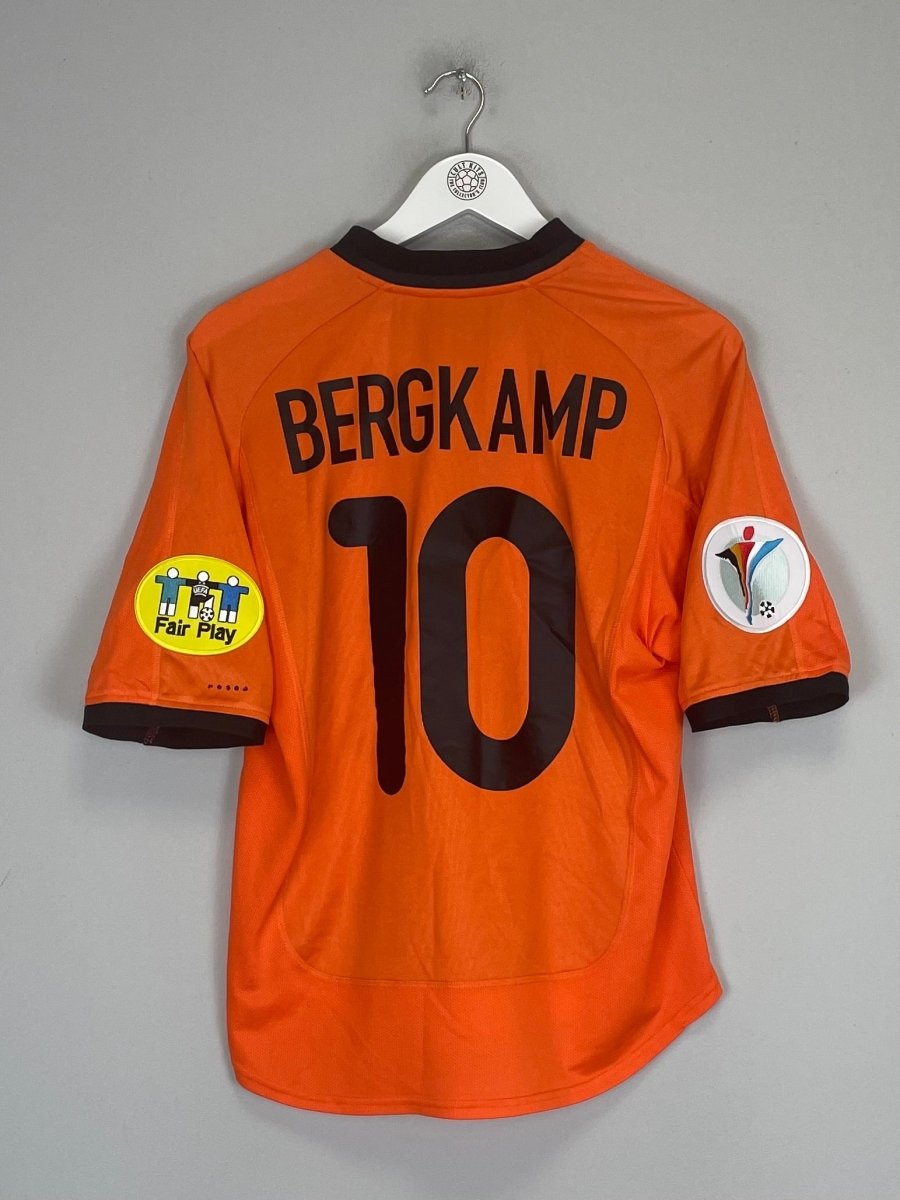 2000/02 NETHERLANDS BERGKAMP 10 HOME SHIRT (M) NIKE - Cult Kits - Medium - Buy Vintage Football Shirts, Authentic Retro Football Shirts For Sale, Classic Football Shirts & Soccer Jersey