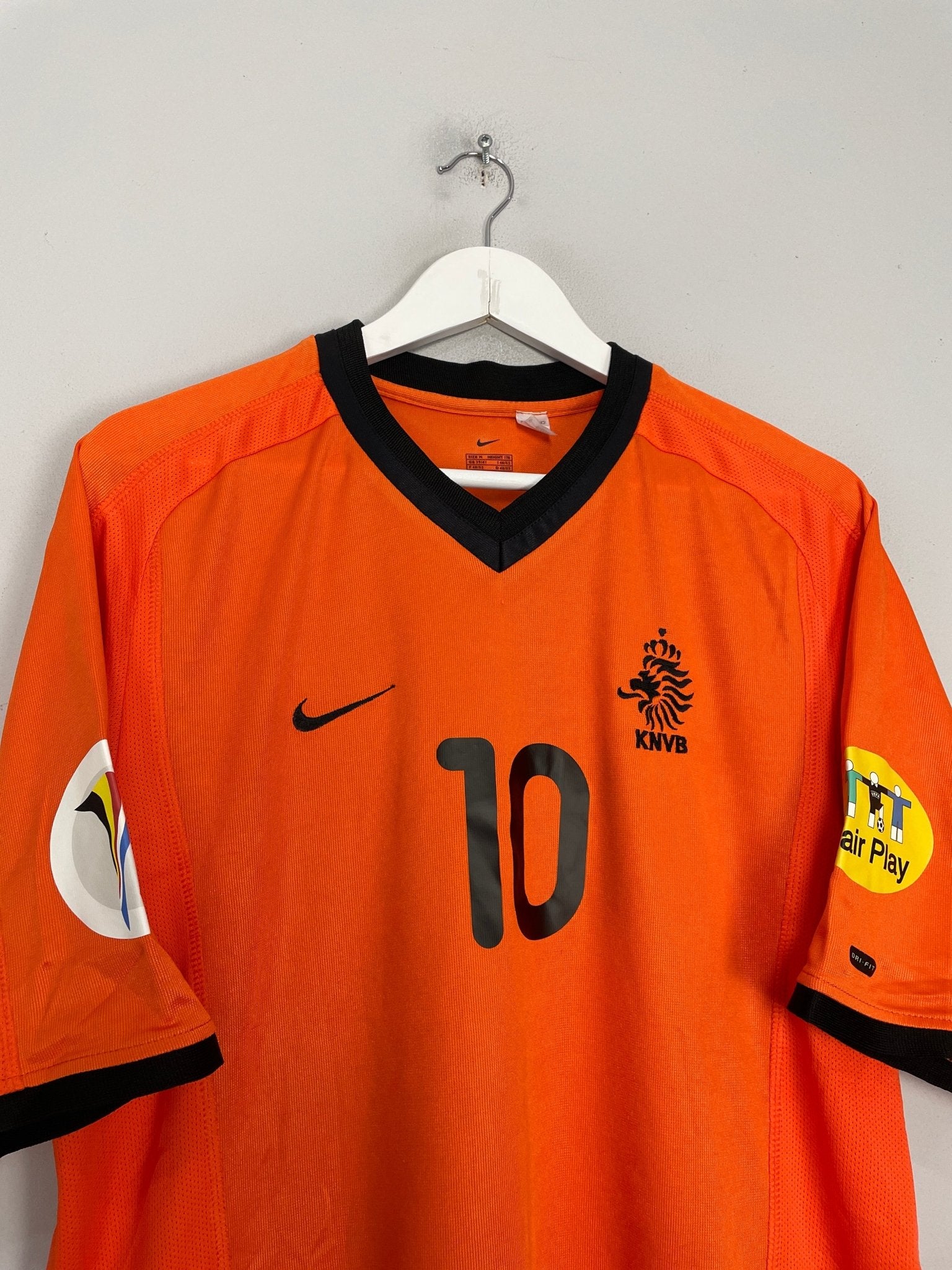 Shop 2000/02 NETHERLANDS BERGKAMP #10 HOME SHIRT (M) NIKE, classic football shirts, vintage football shirts & retro soccer jerseys at Cult Kits