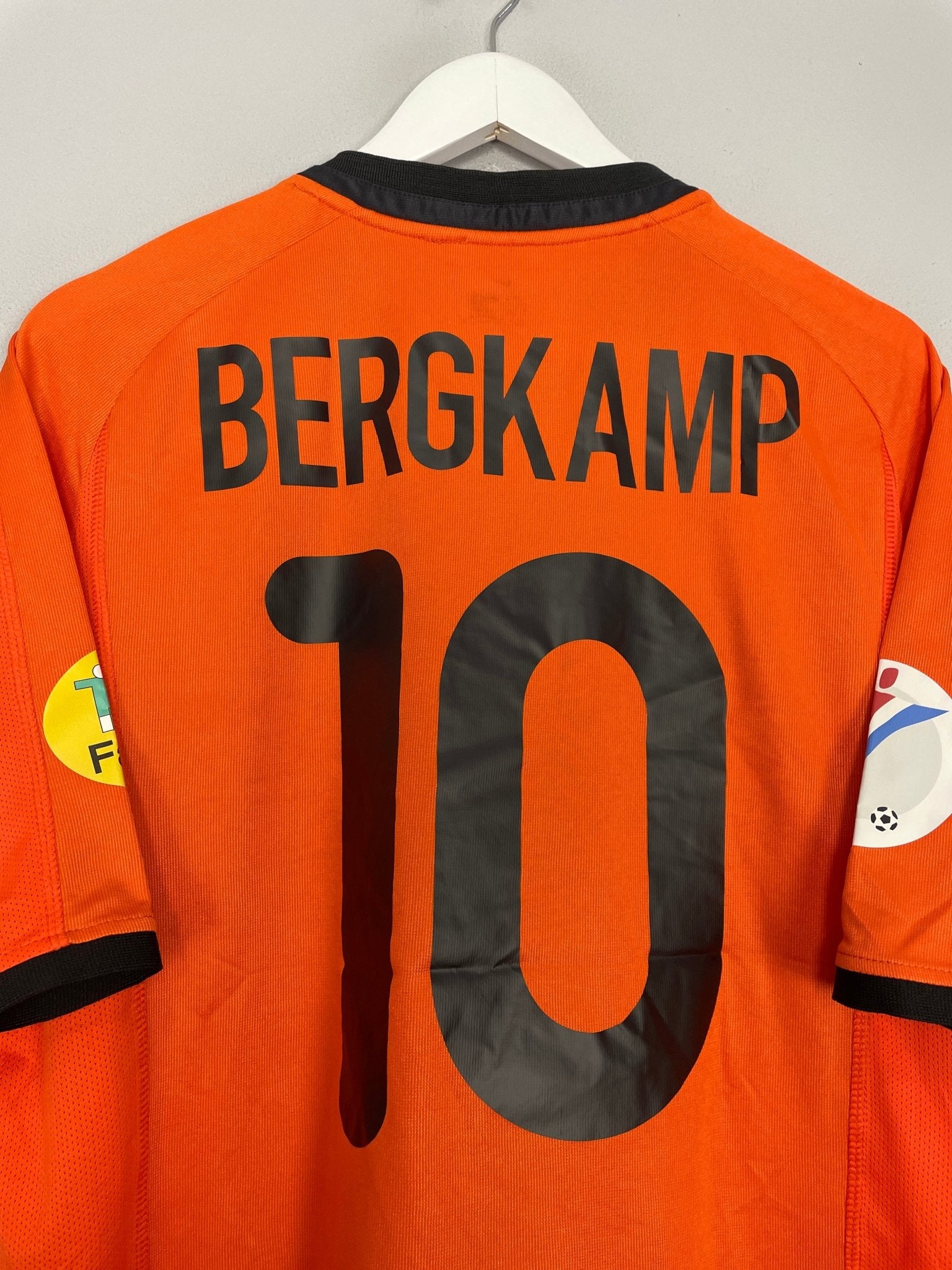 Shop 2000/02 NETHERLANDS BERGKAMP #10 HOME SHIRT (M) NIKE, classic football shirts, vintage football shirts & retro soccer jerseys at Cult Kits